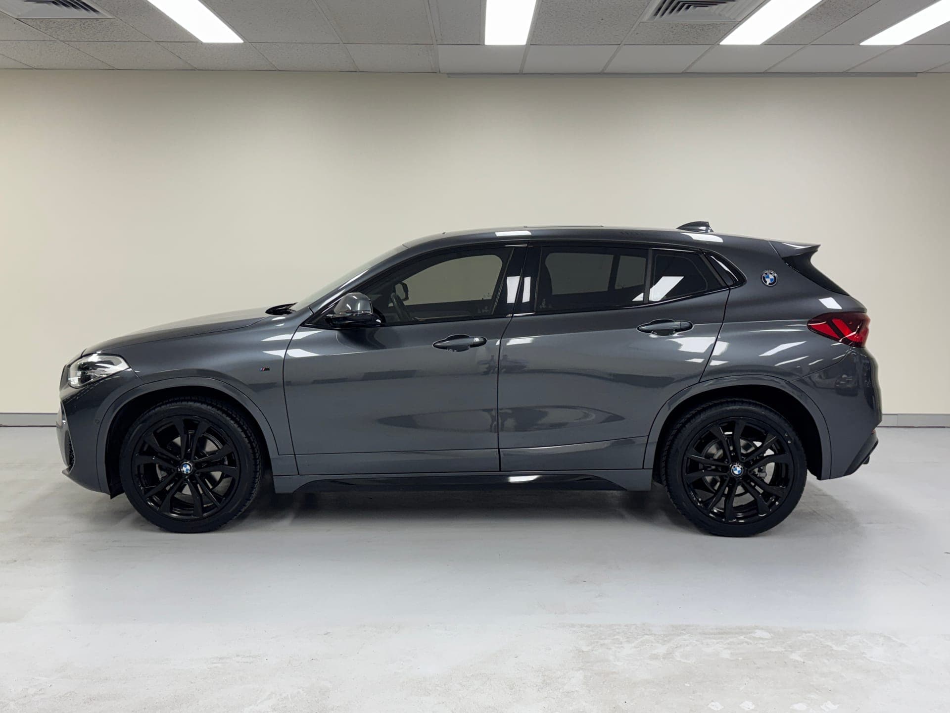 2020 BMW X2 sDRIVE18i F39 in Grey — interior