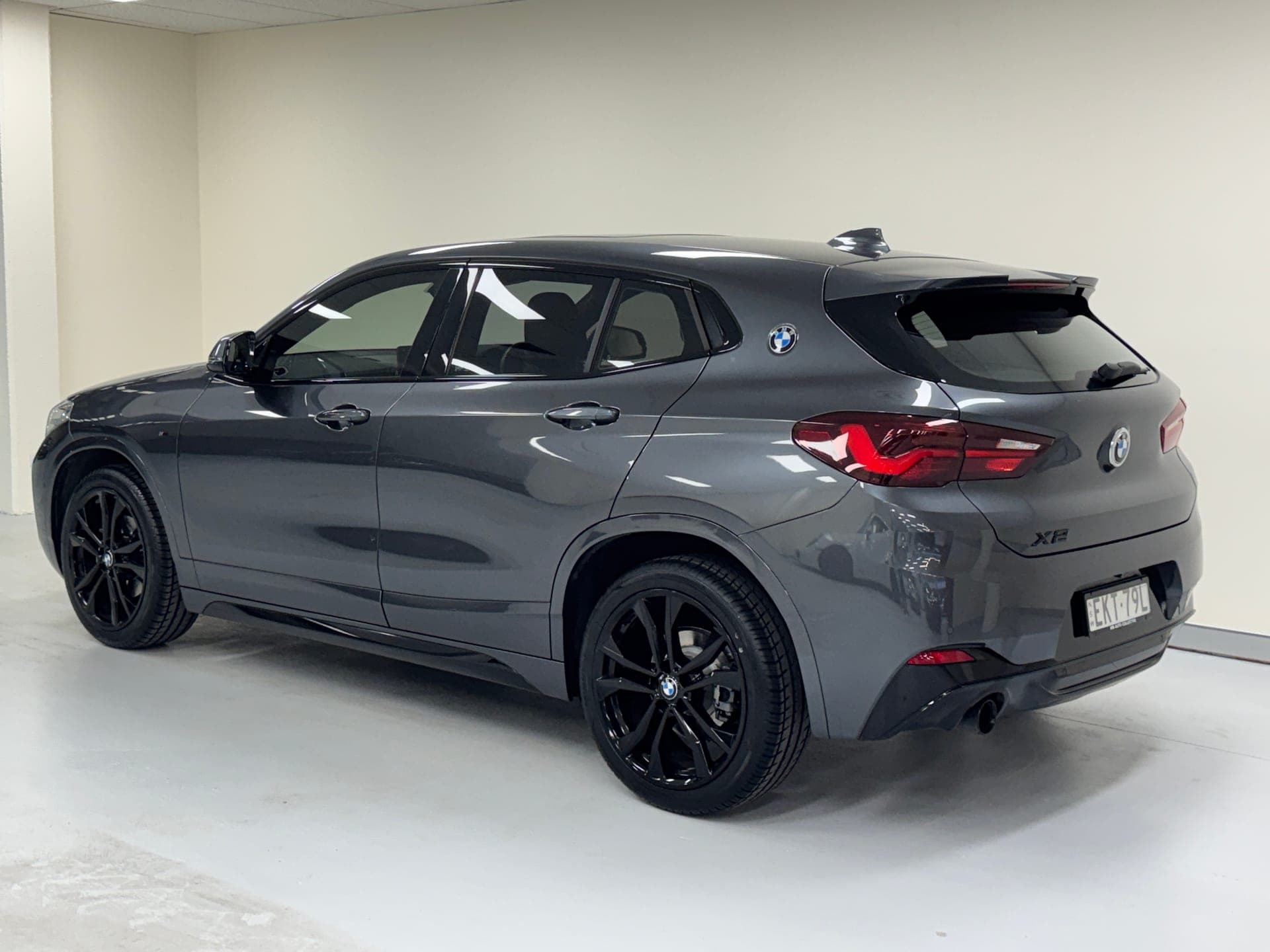 2020 BMW X2 sDRIVE18i F39 in Grey — infotainment