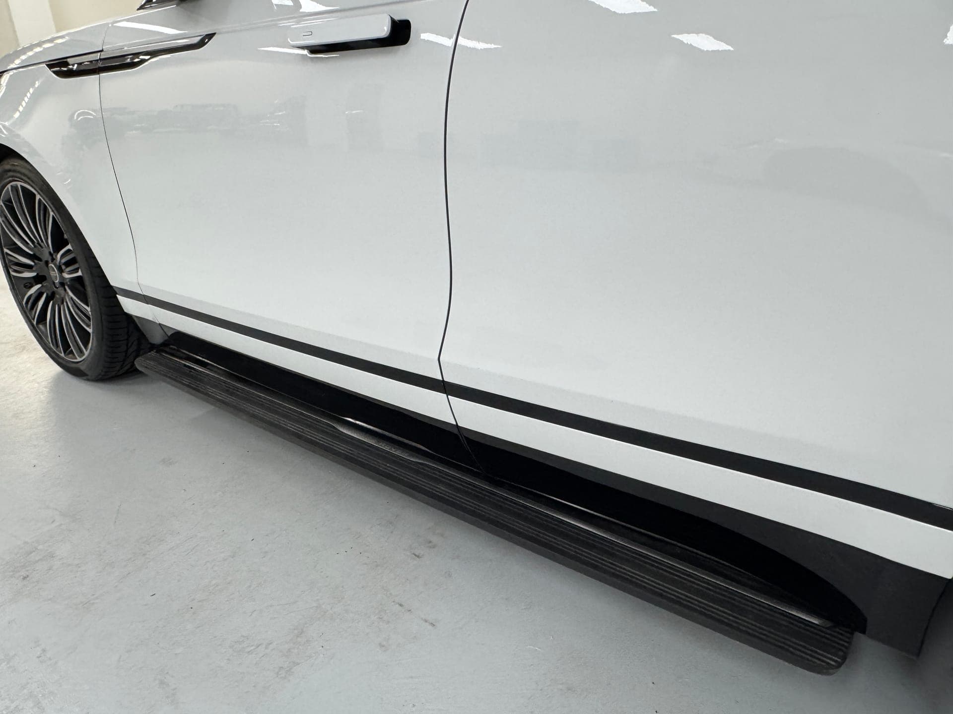 2018 Range Rover Velar D300 S AWD in White — photo 13