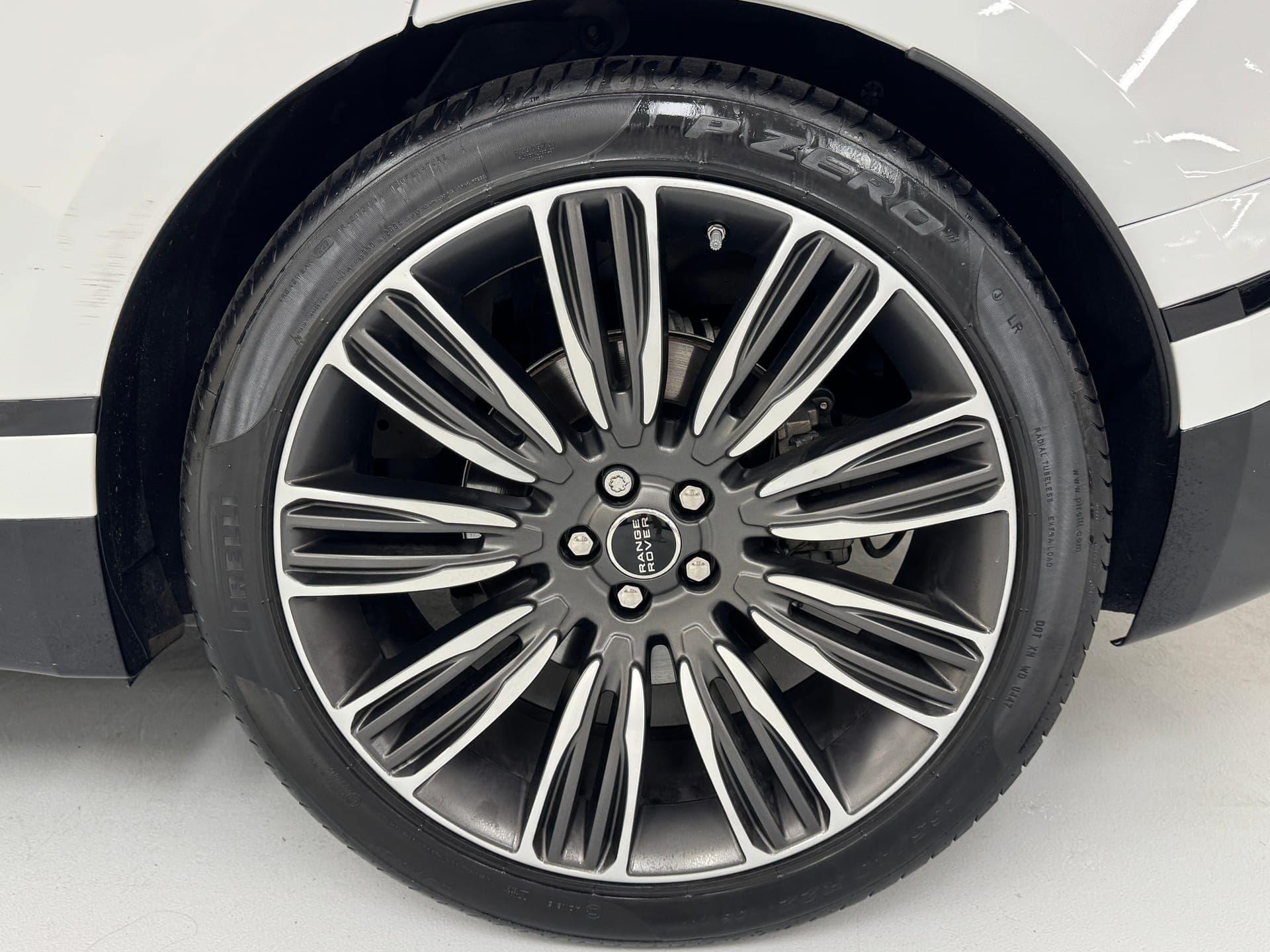 2018 Range Rover Velar D300 S AWD in White — photo 12