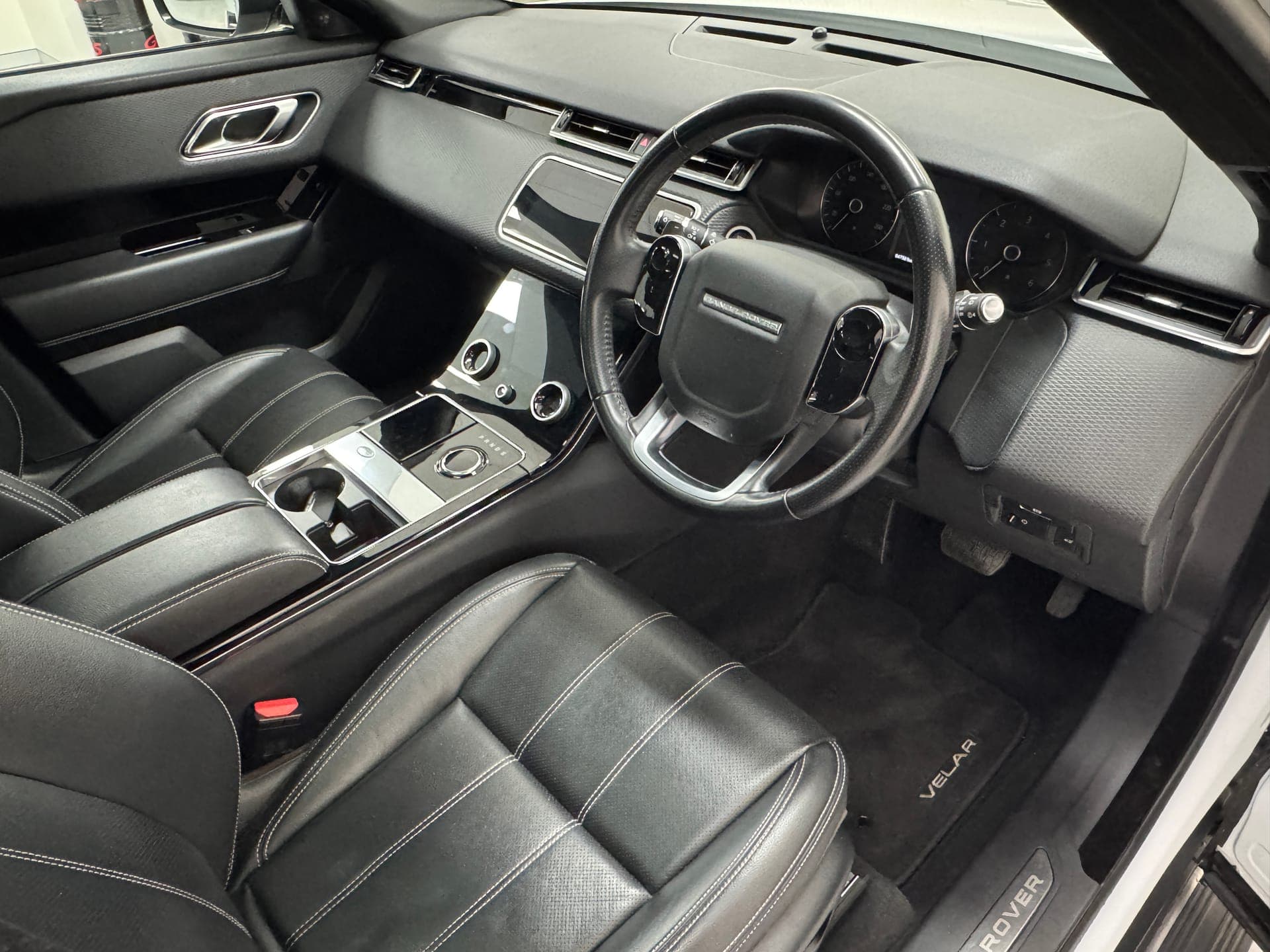 2018 Range Rover Velar D300 S AWD in White — photo 14