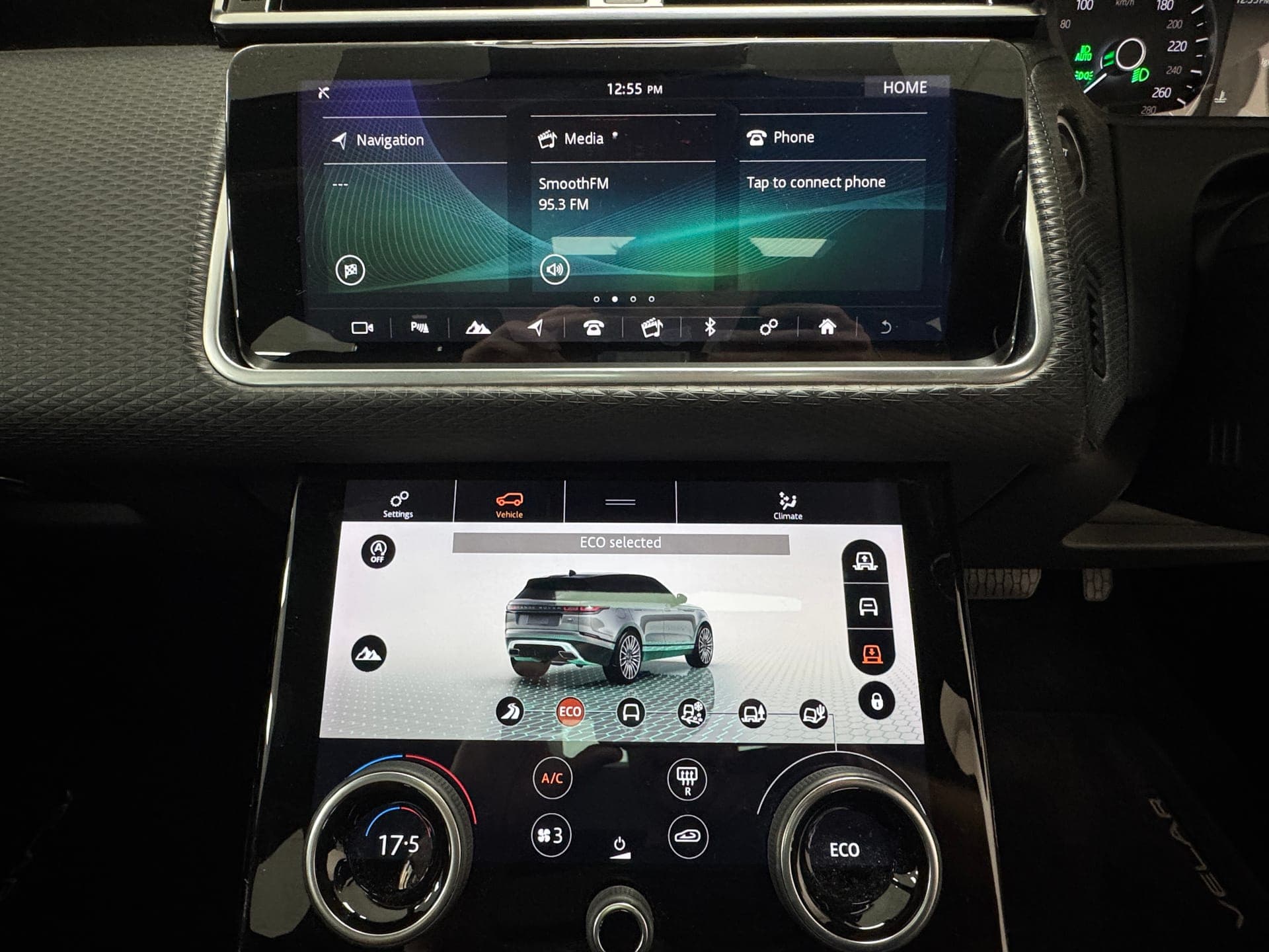 2018 Range Rover Velar D300 S AWD in White — photo 17
