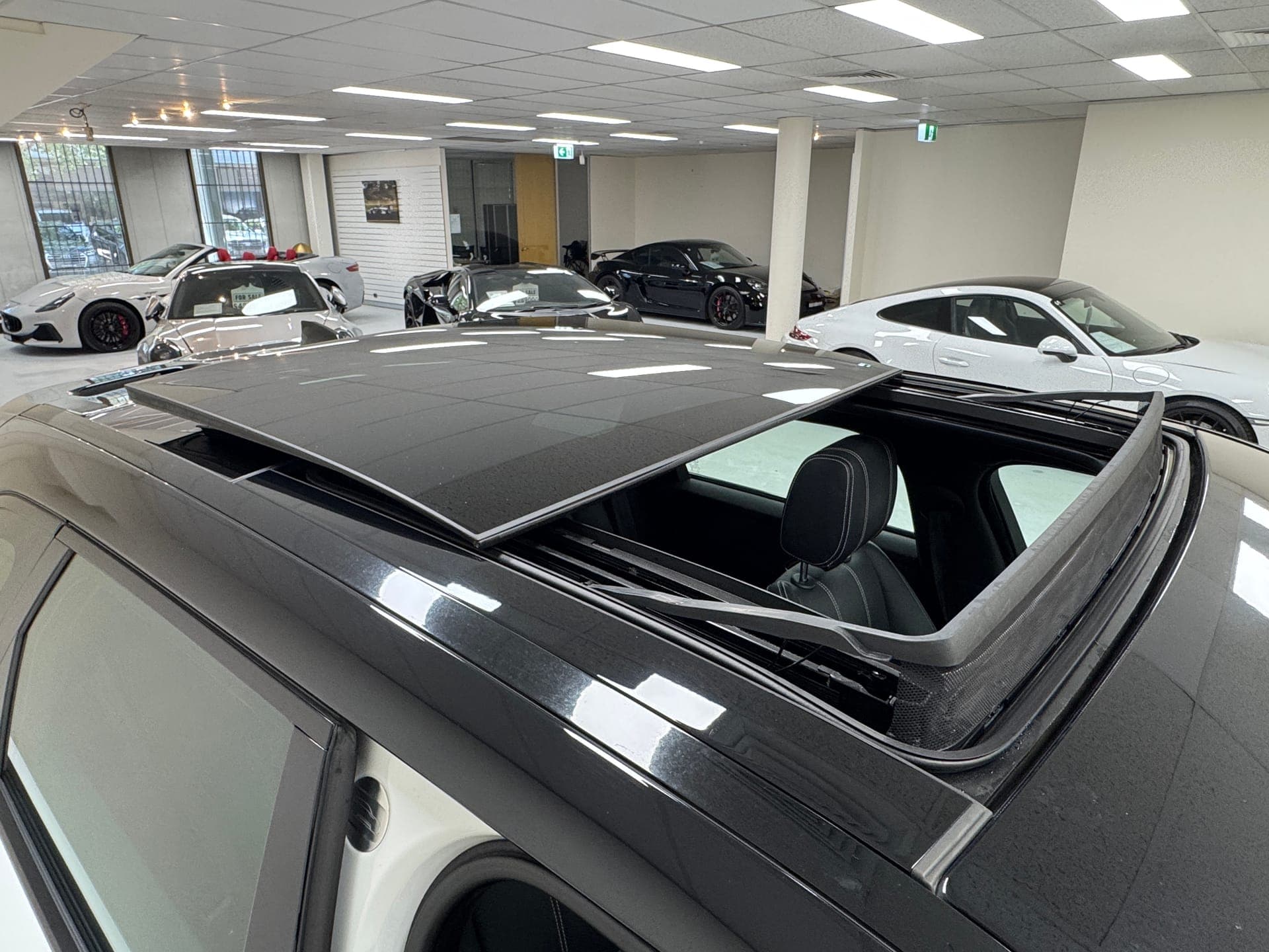 2018 Range Rover Velar D300 S AWD in White — photo 19