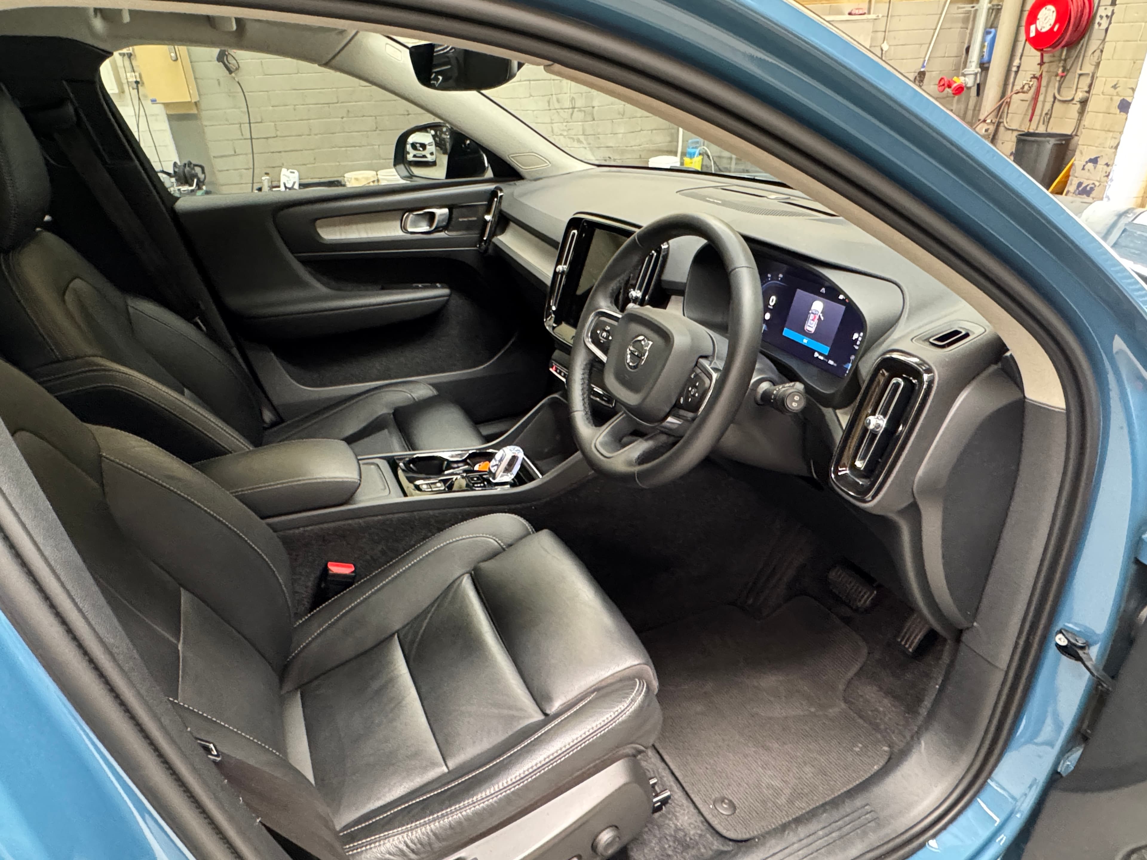 2022 VOLVO XC40 ULTIMATE B5 DARK MHEV 536 MY23 in BLUE — odometer