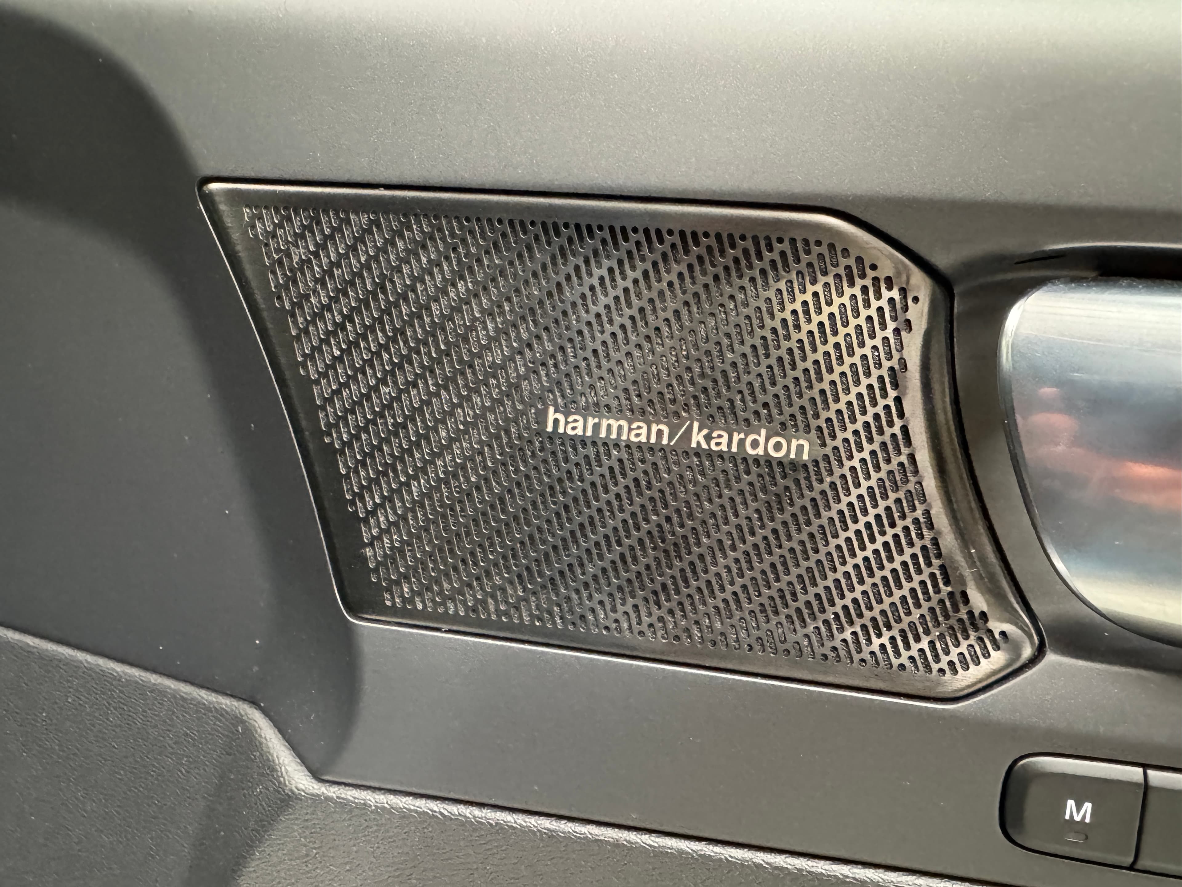 2022 VOLVO XC40 ULTIMATE B5 DARK MHEV 536 MY23 in BLUE — photo 12