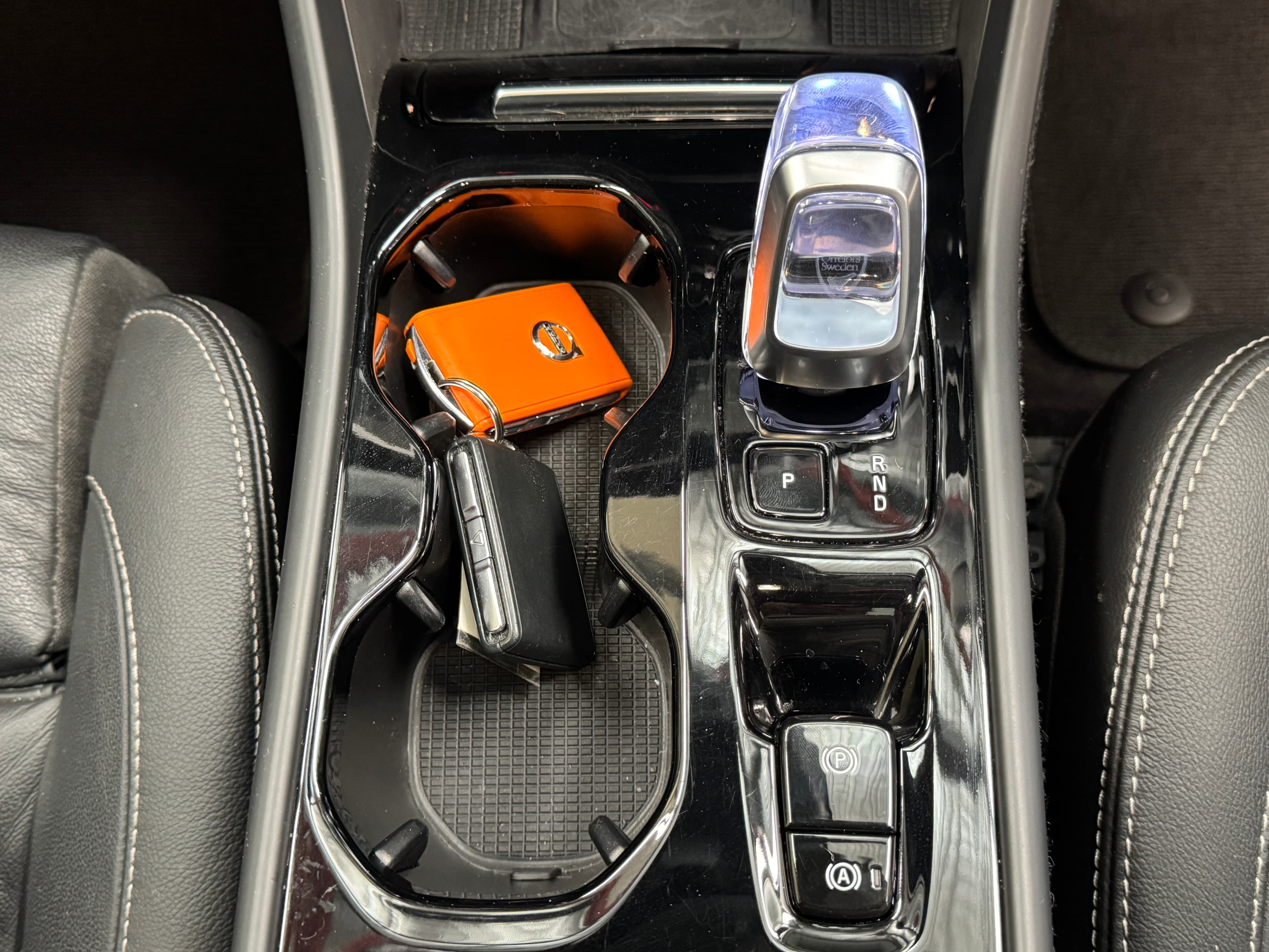 2022 VOLVO XC40 ULTIMATE B5 DARK MHEV 536 MY23 in BLUE — photo 17