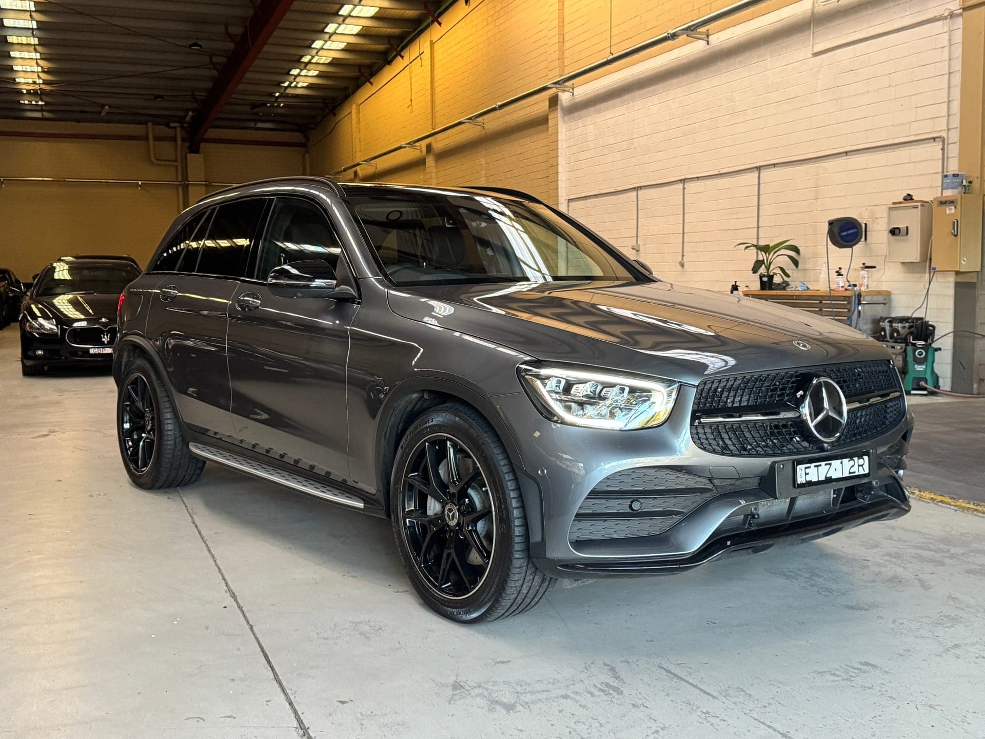 2022 Mercedes-Benz GLC 300 4MATIC in Grey