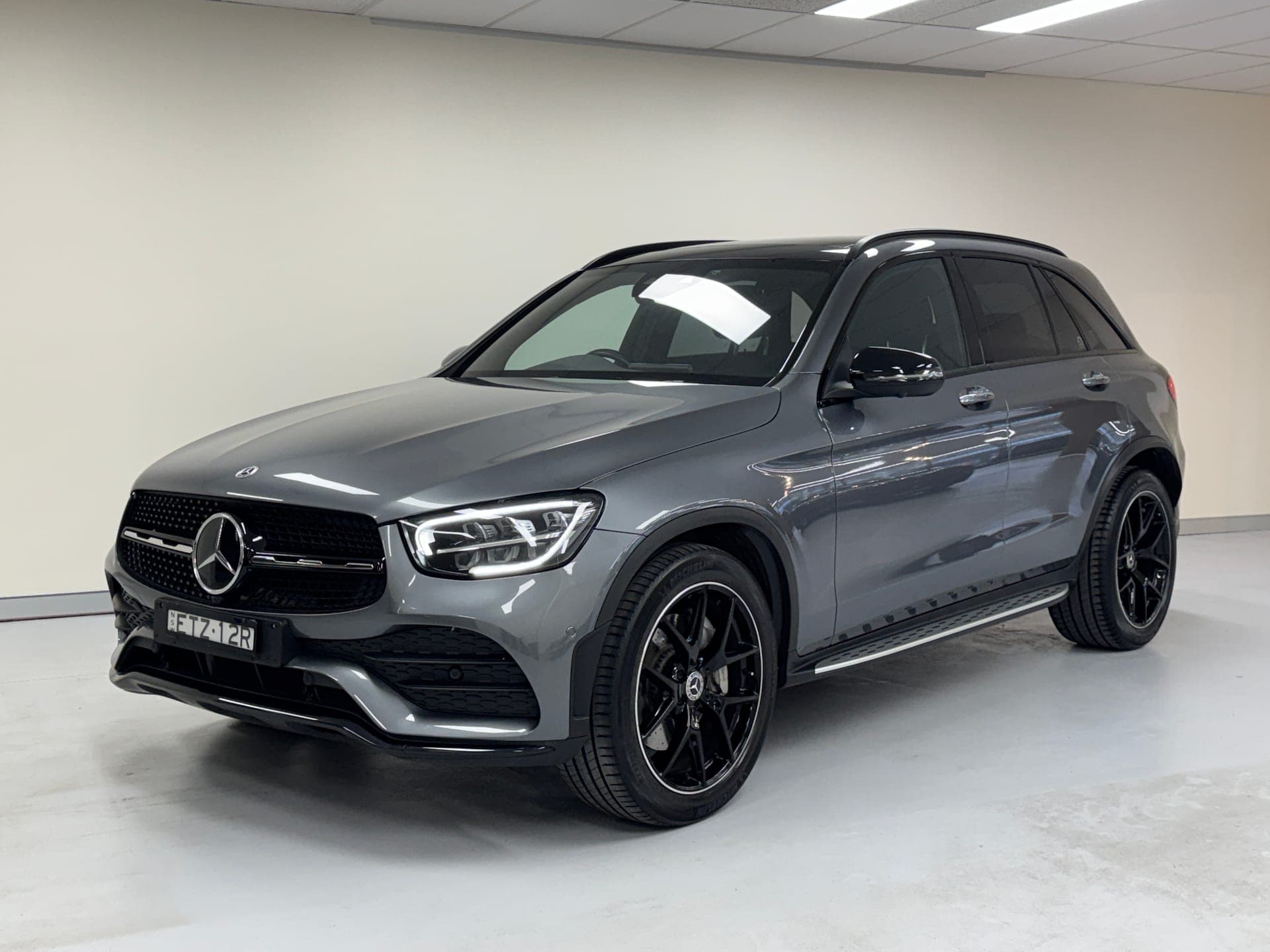 2022 Mercedes-Benz GLC 300 4MATIC in Grey