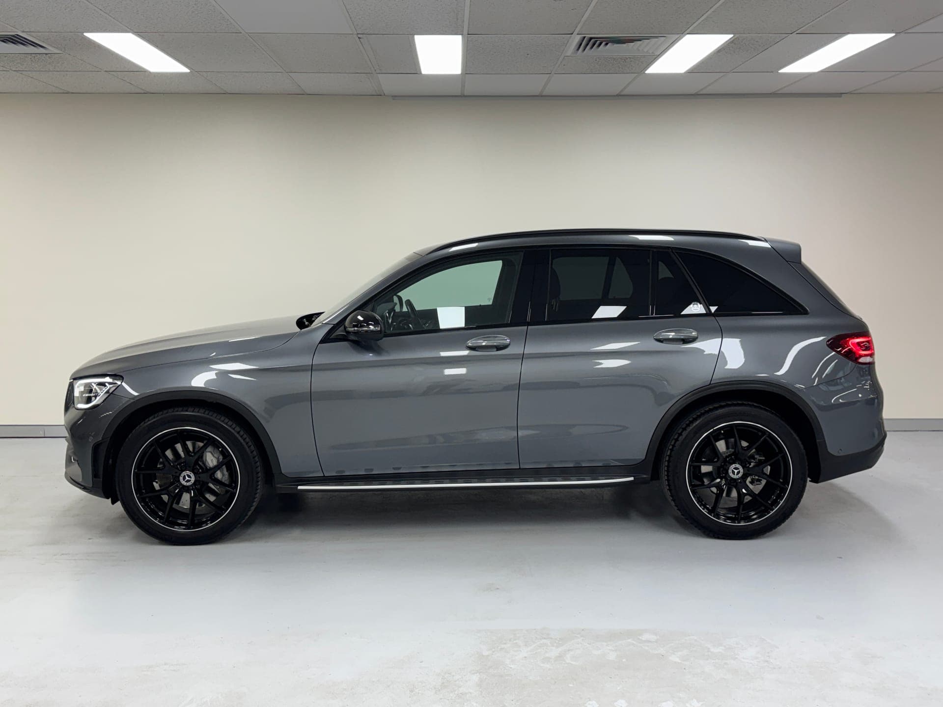 2022 Mercedes-Benz GLC 300 4MATIC in Grey — dashboard