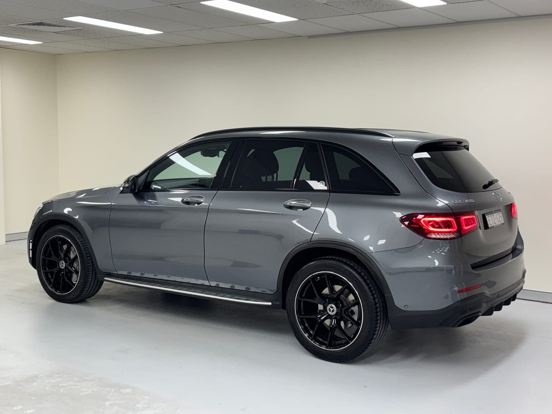 2022 Mercedes-Benz GLC 300 4MATIC in Grey — infotainment