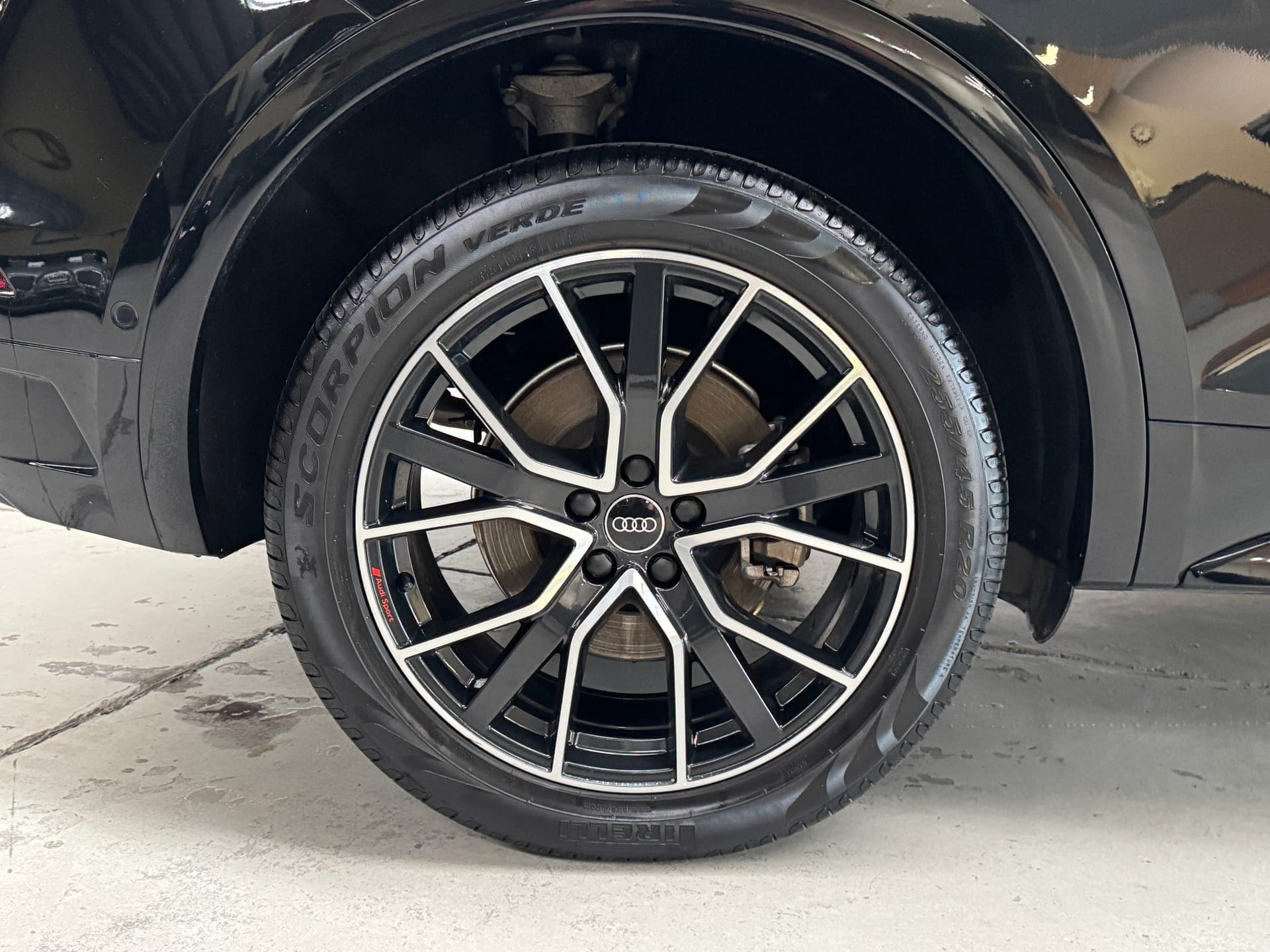2023 Audi Q5 40 TDI Quattro Sport MHEV in Black — photo 12