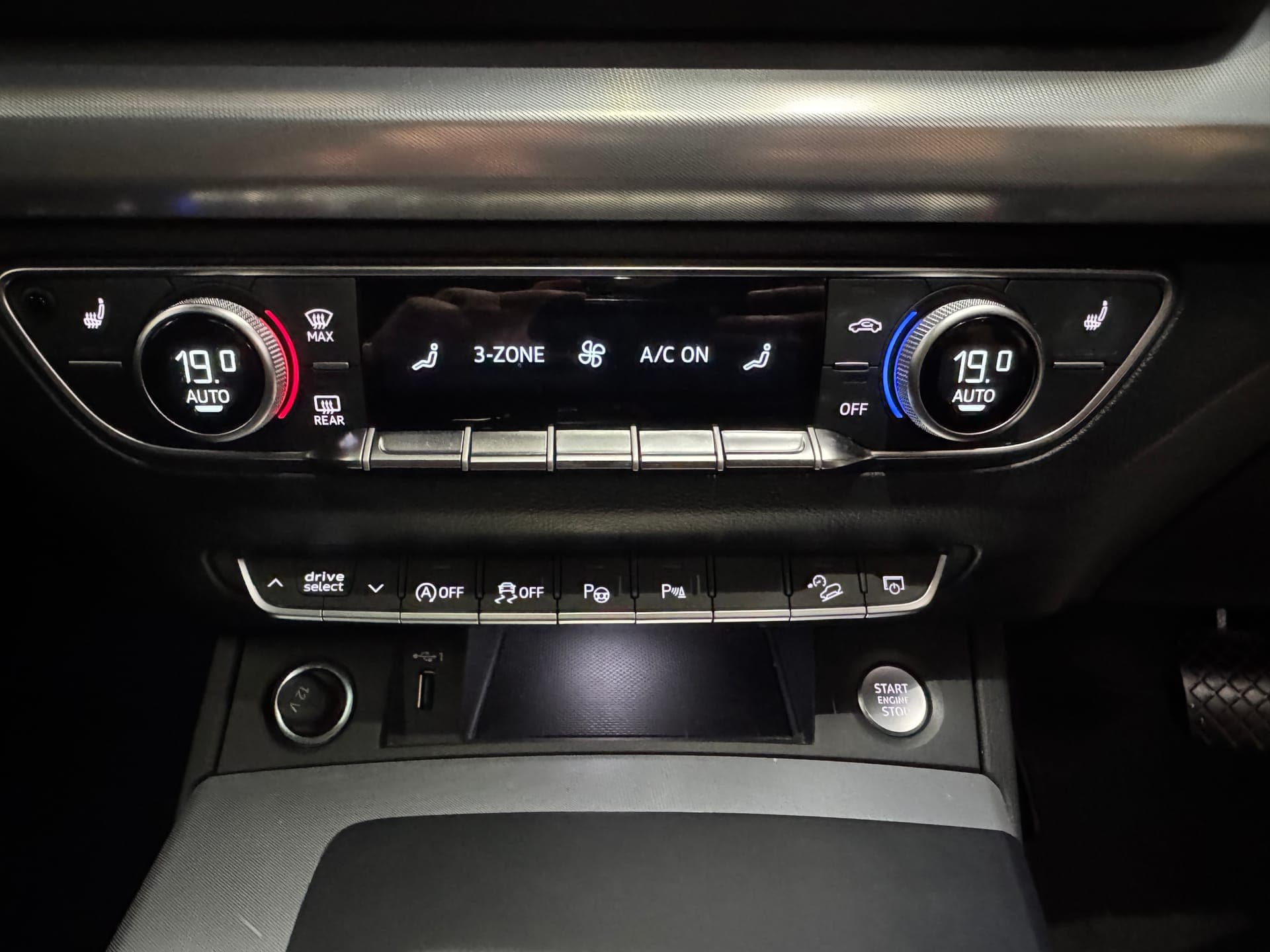 2023 Audi Q5 40 TDI Quattro Sport MHEV in Black — photo 20