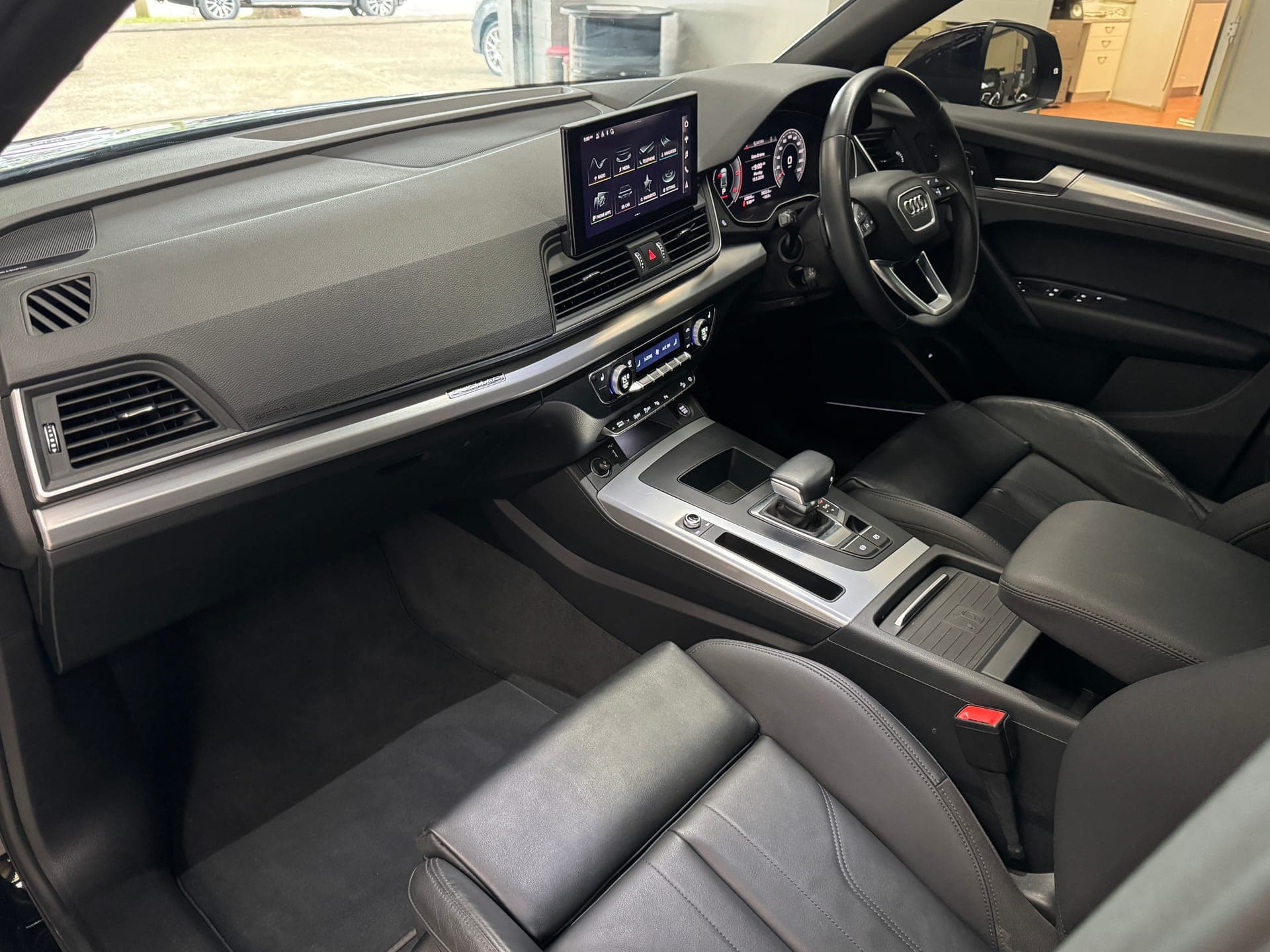 2023 Audi Q5 40 TDI Quattro Sport MHEV in Black — photo 23