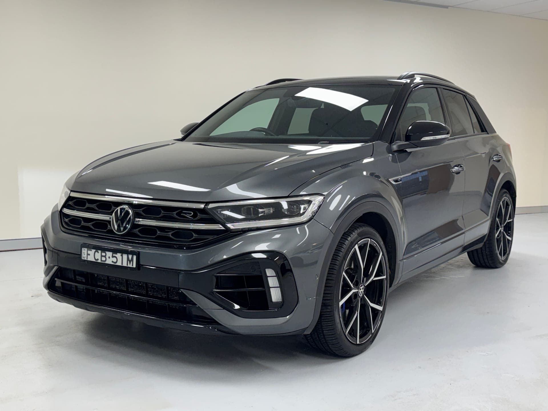 2023 Volkswagen T-ROC R D1 MY23 Update in Grey — exterior side