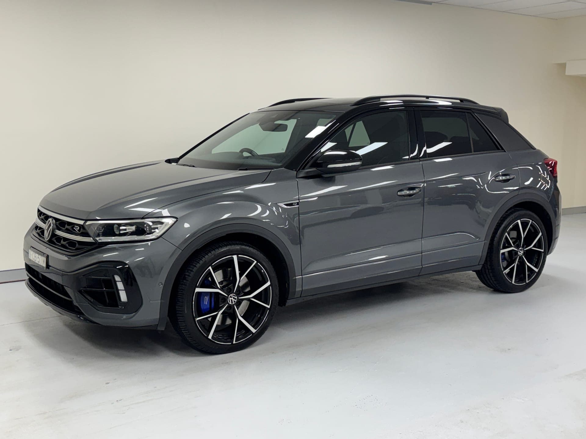 2023 Volkswagen T-ROC R D1 MY23 Update in Grey — dashboard