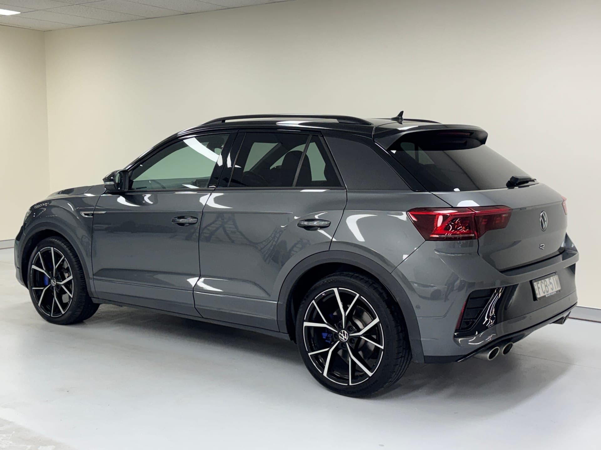 2023 Volkswagen T-ROC R D1 MY23 Update in Grey — front seats