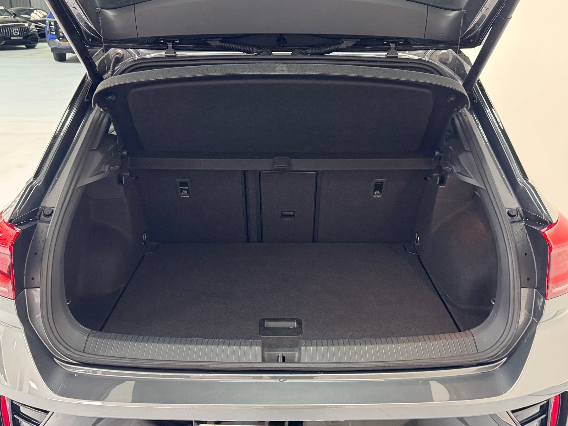 2023 Volkswagen T-ROC R D1 MY23 Update in Grey — odometer