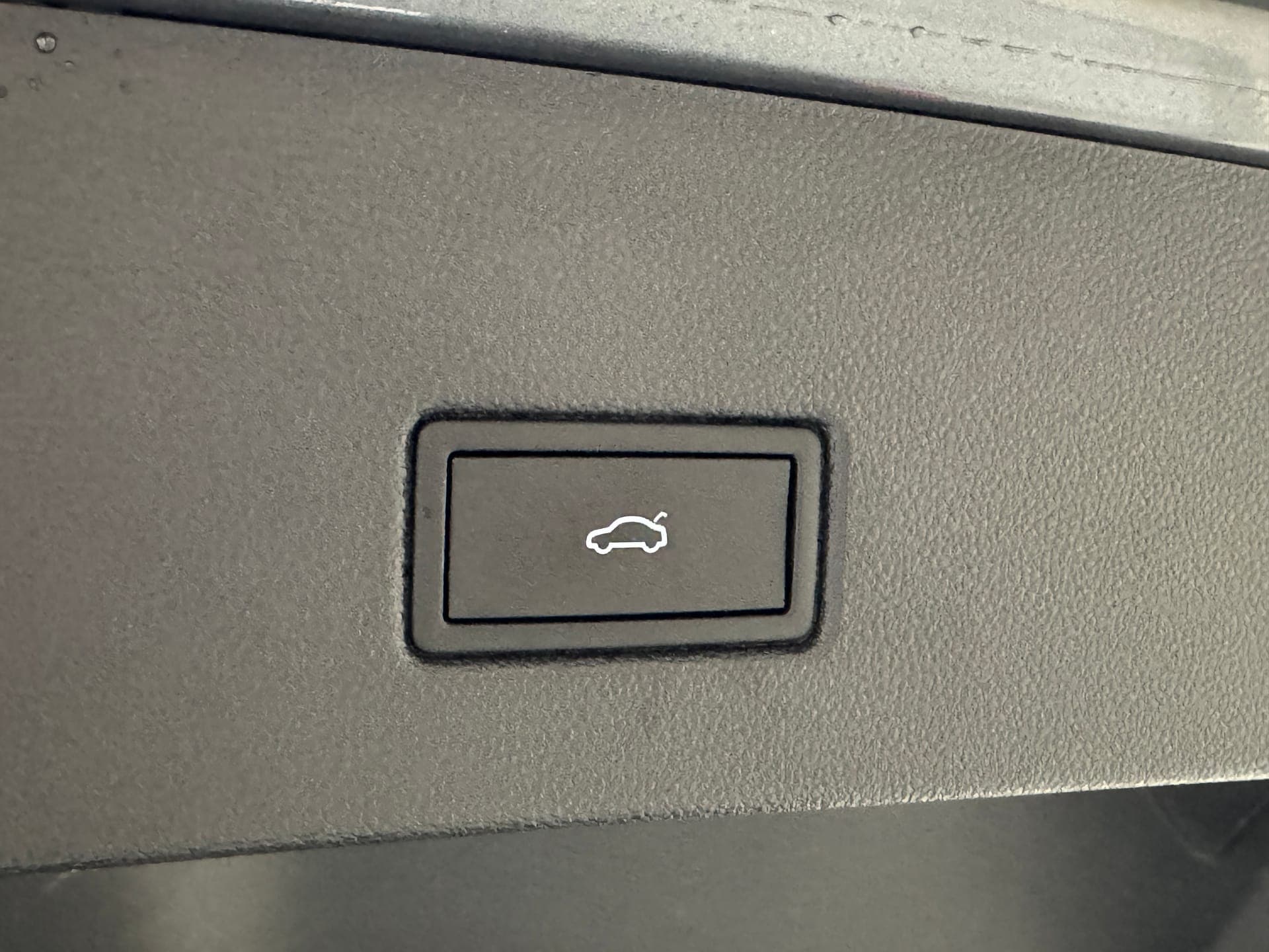 2023 Volkswagen T-ROC R D1 MY23 Update in Grey — photo 12