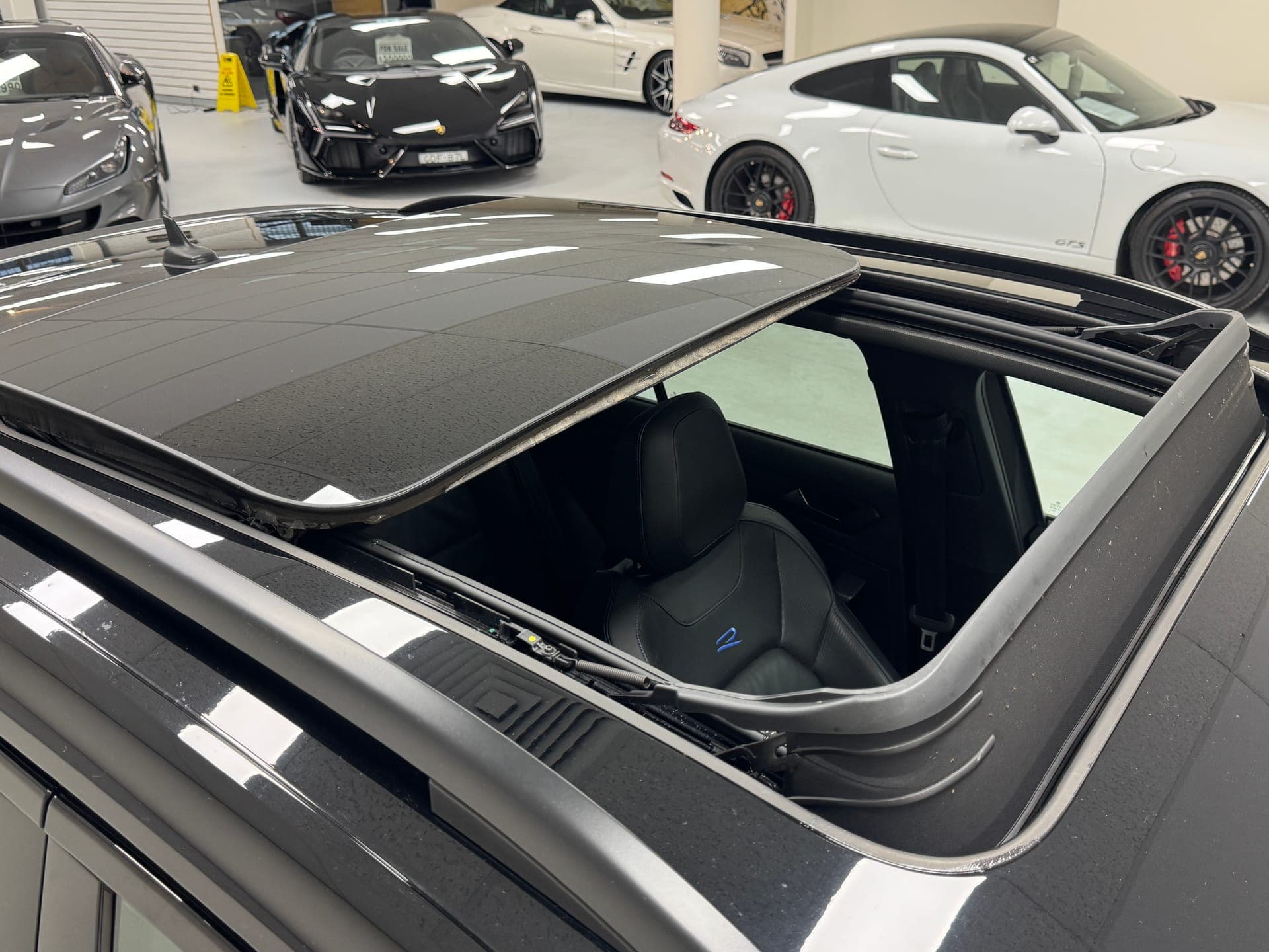 2023 Volkswagen T-ROC R D1 MY23 Update in Grey — photo 20