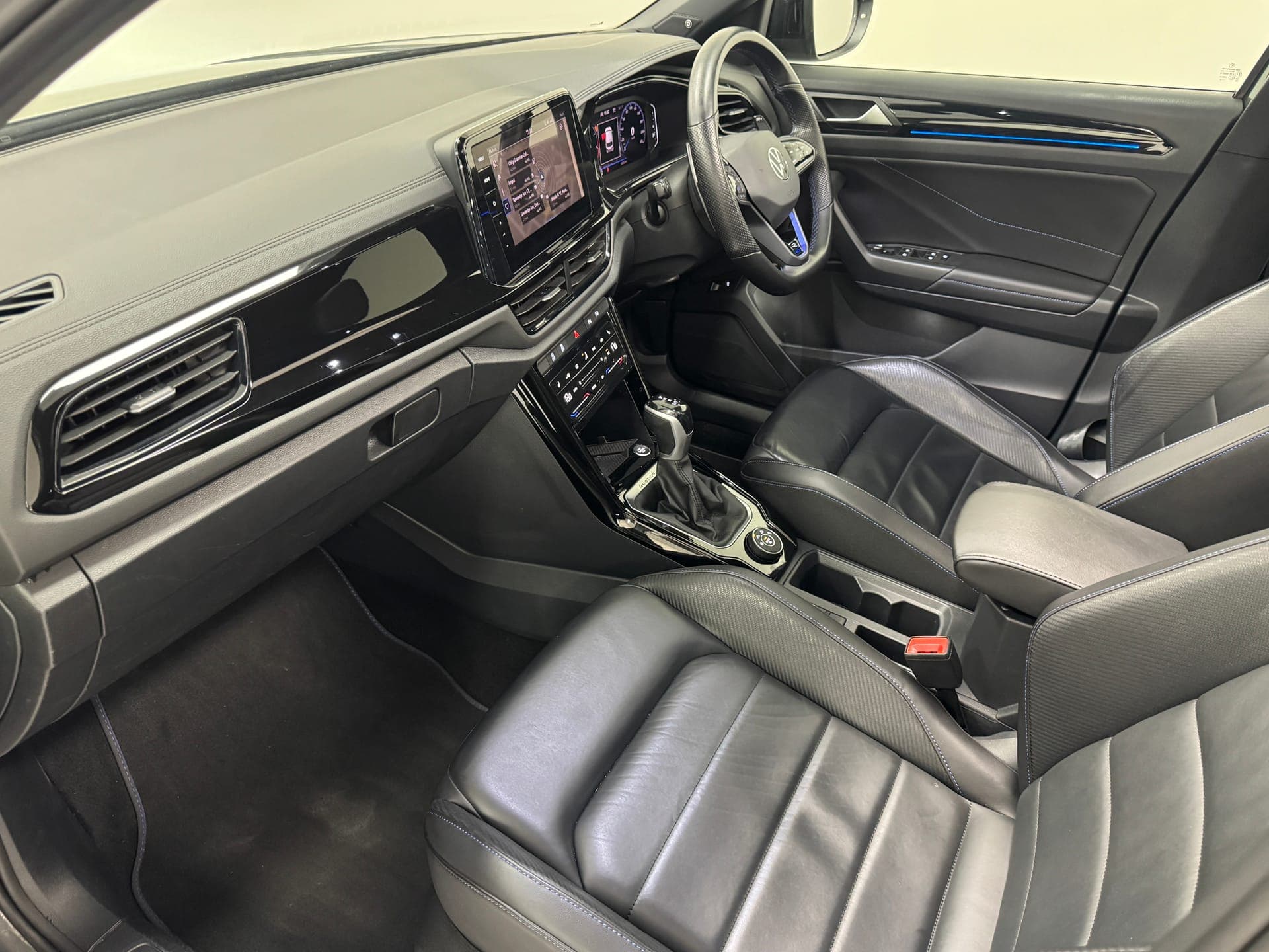 2023 Volkswagen T-ROC R D1 MY23 Update in Grey — photo 22
