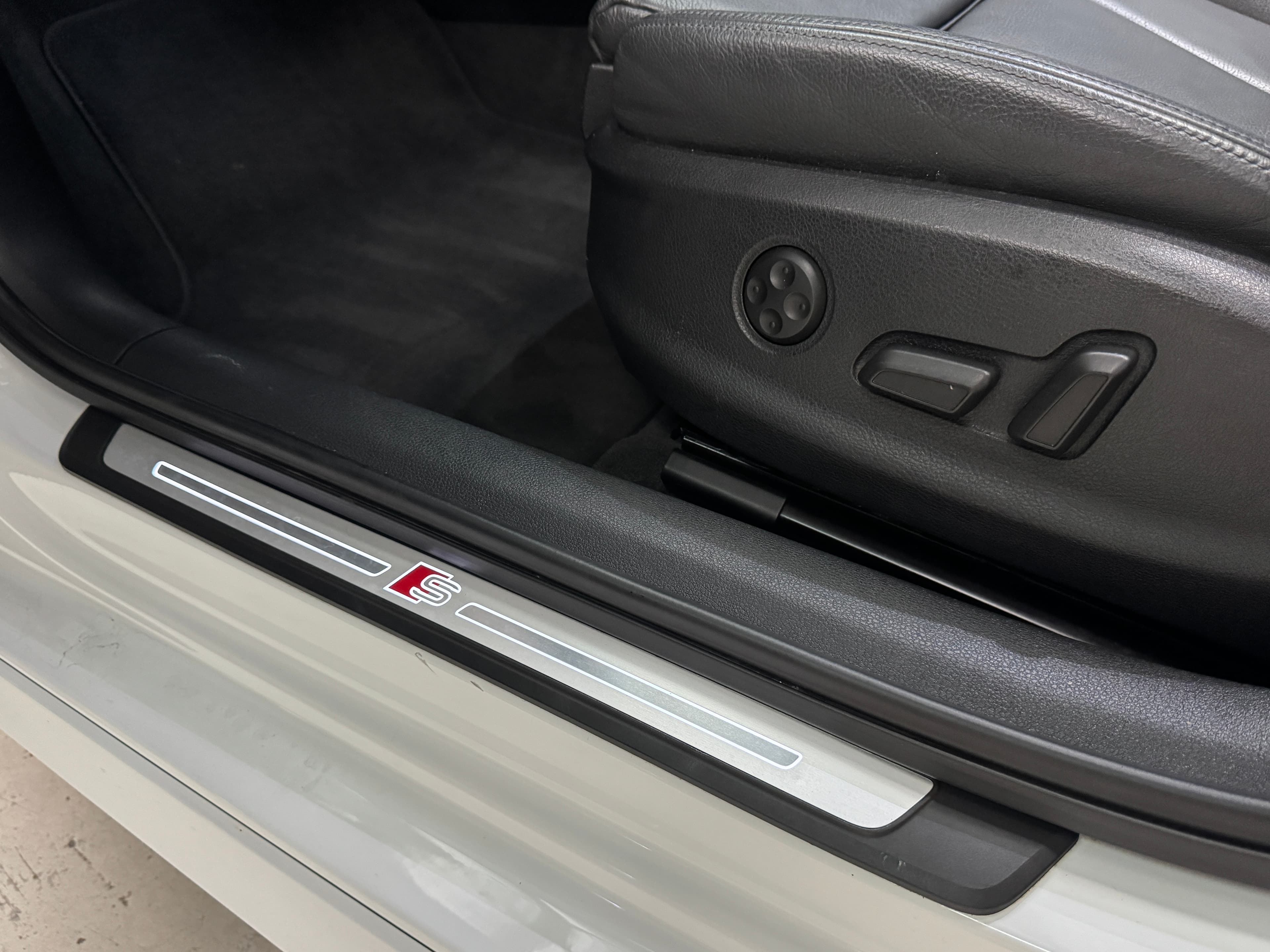 2020 Audi A3 40 TFSI S Line Plus 8V MY20 in White — photo 23