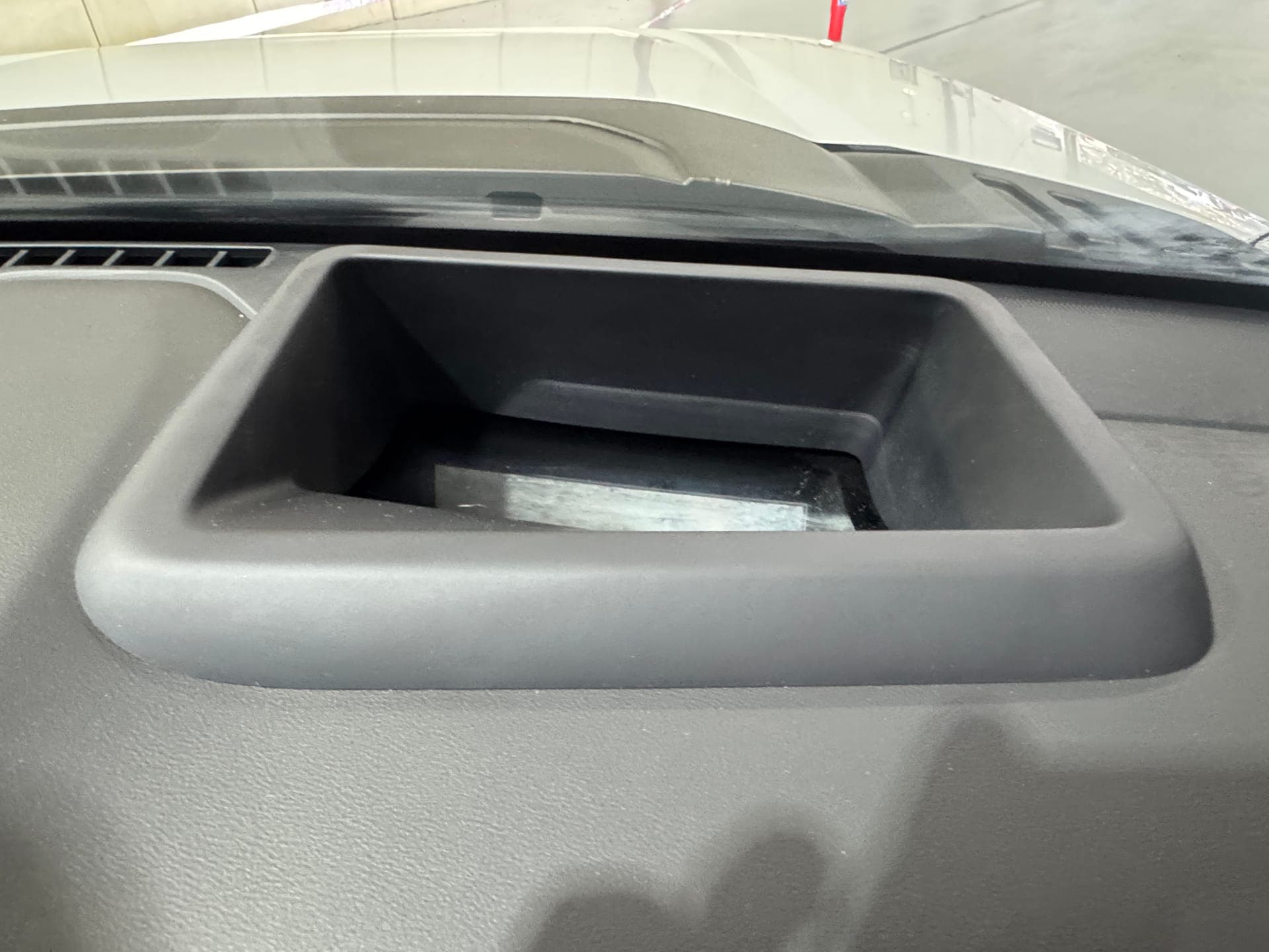2024 BYD Shark 6 Dual Motor Premium in White — photo 22