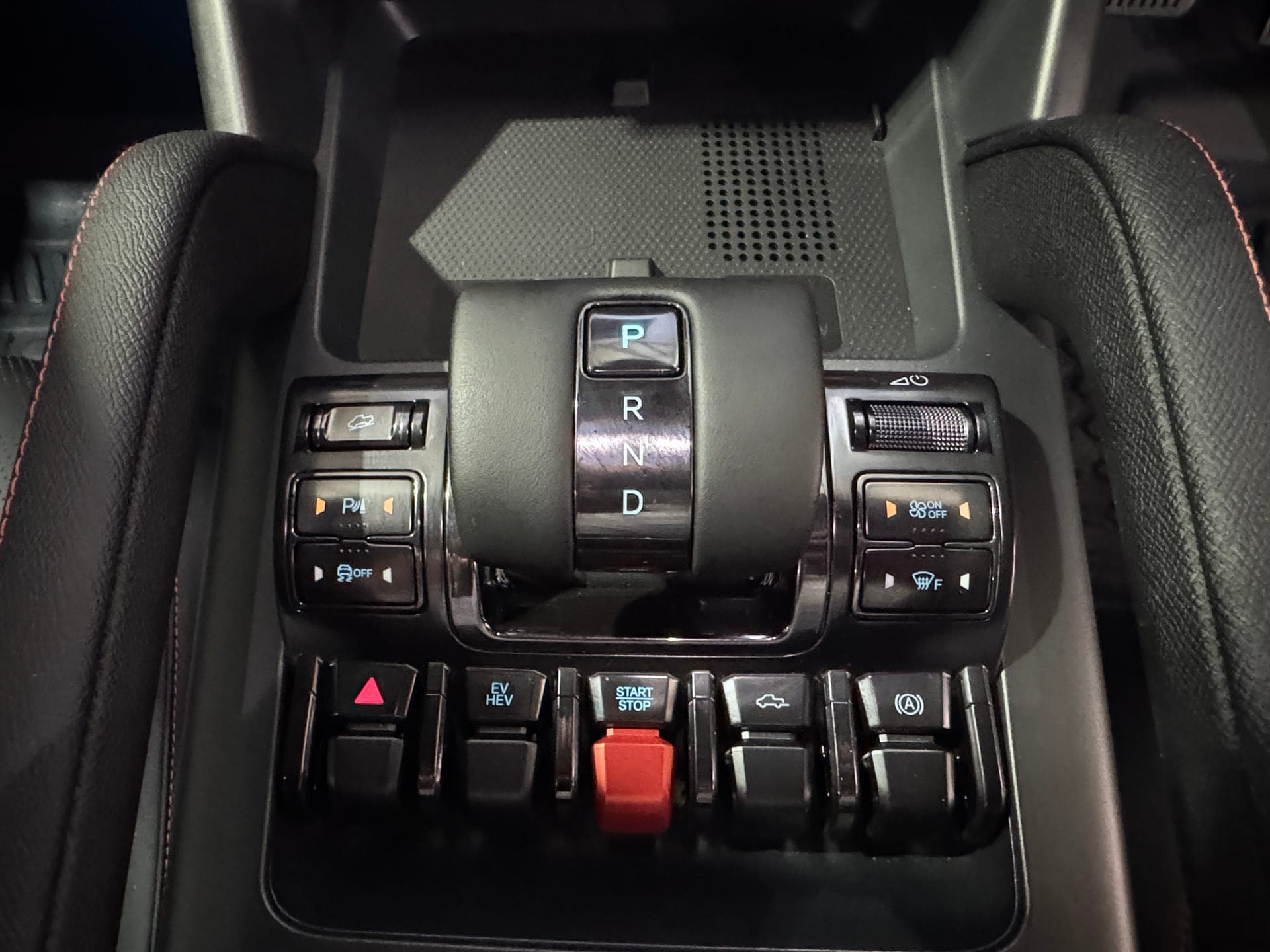 2024 BYD Shark 6 Dual Motor Premium in White — photo 24