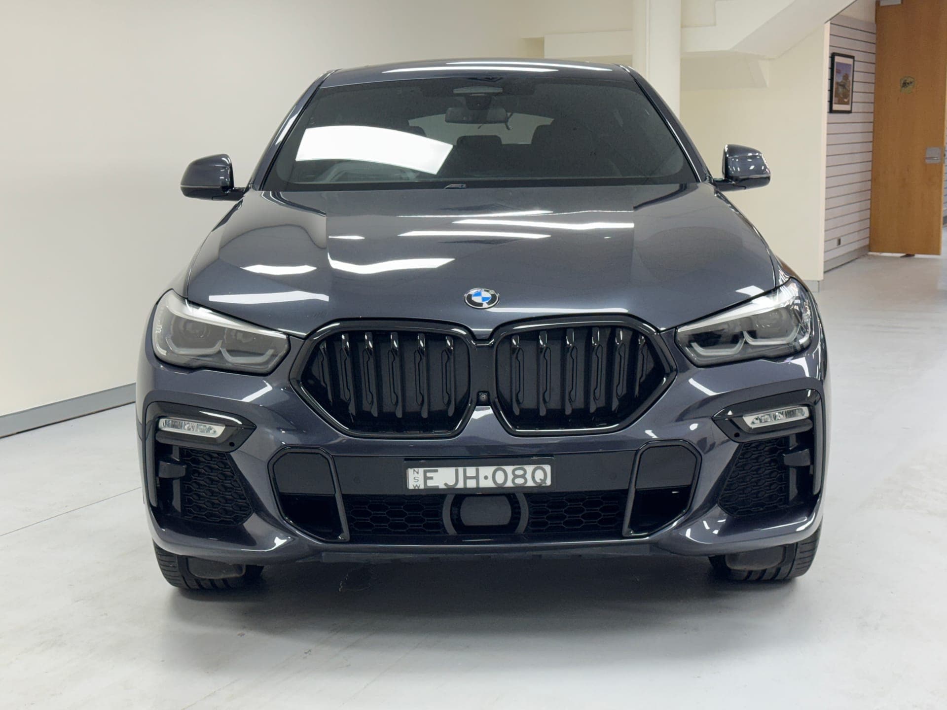 2020 BMW X6 xDrive30d M Sport G06 in Grey — interior