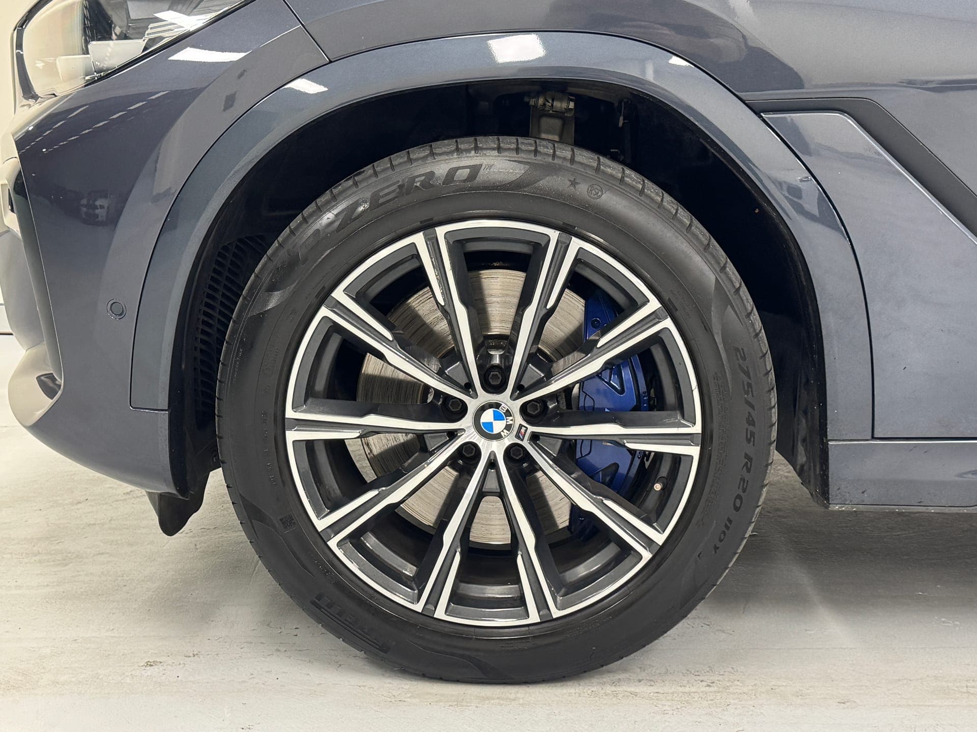 2020 BMW X6 xDrive30d M Sport G06 in Grey — boot