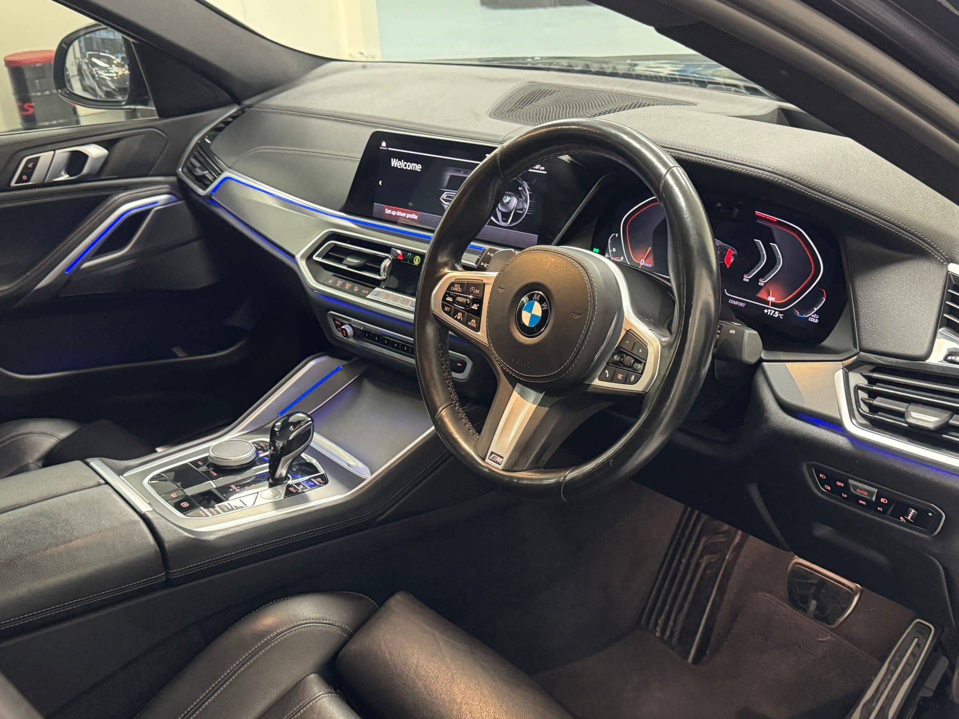 2020 BMW X6 xDrive30d M Sport G06 in Grey — photo 12