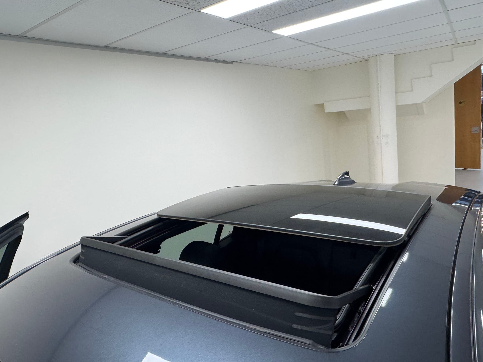 2020 BMW X6 xDrive30d M Sport G06 in Grey — photo 21