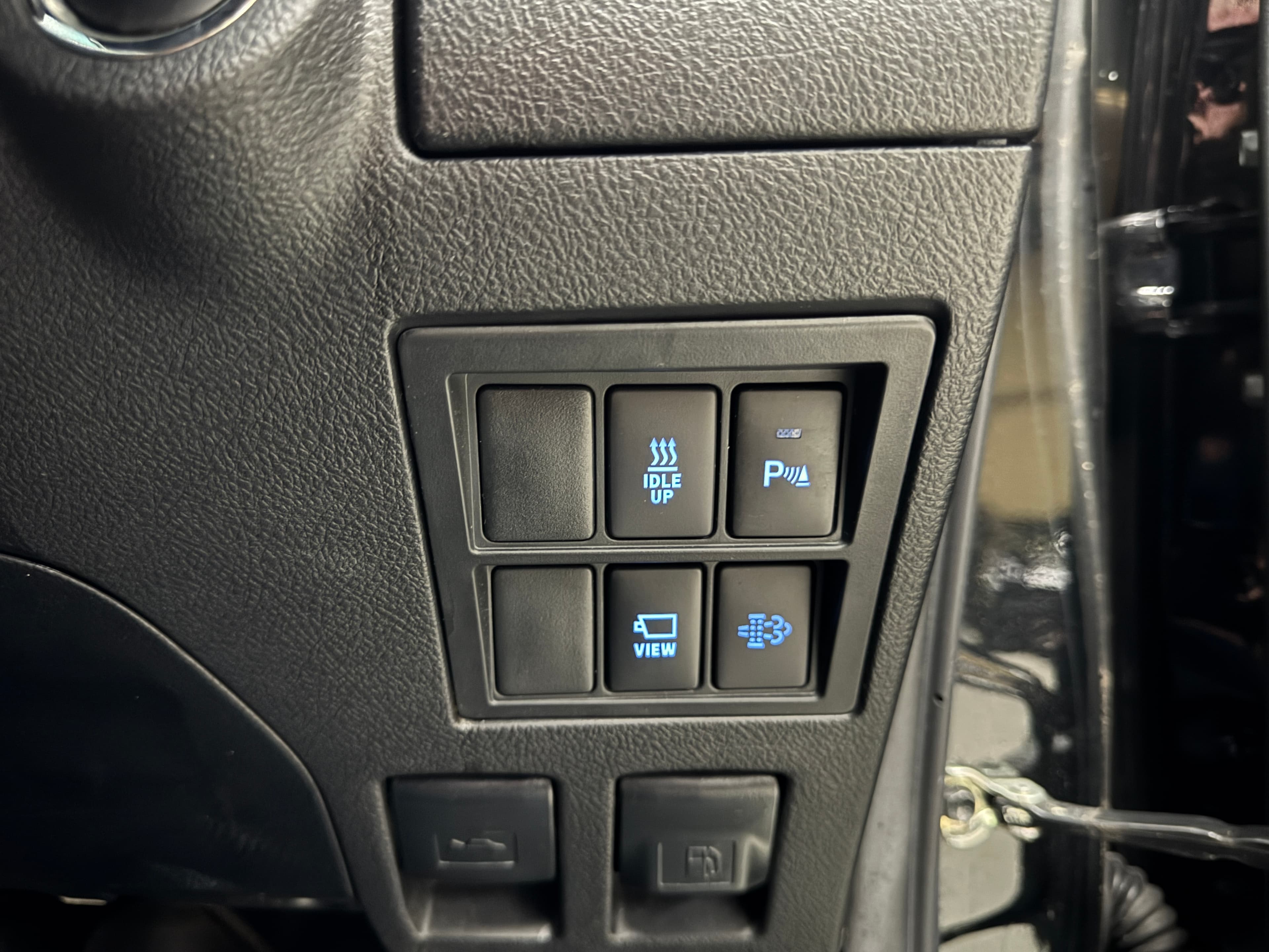 2022 TOYOTA HILUX ROGUE (4x4) GUN126R in BLACK — photo 14