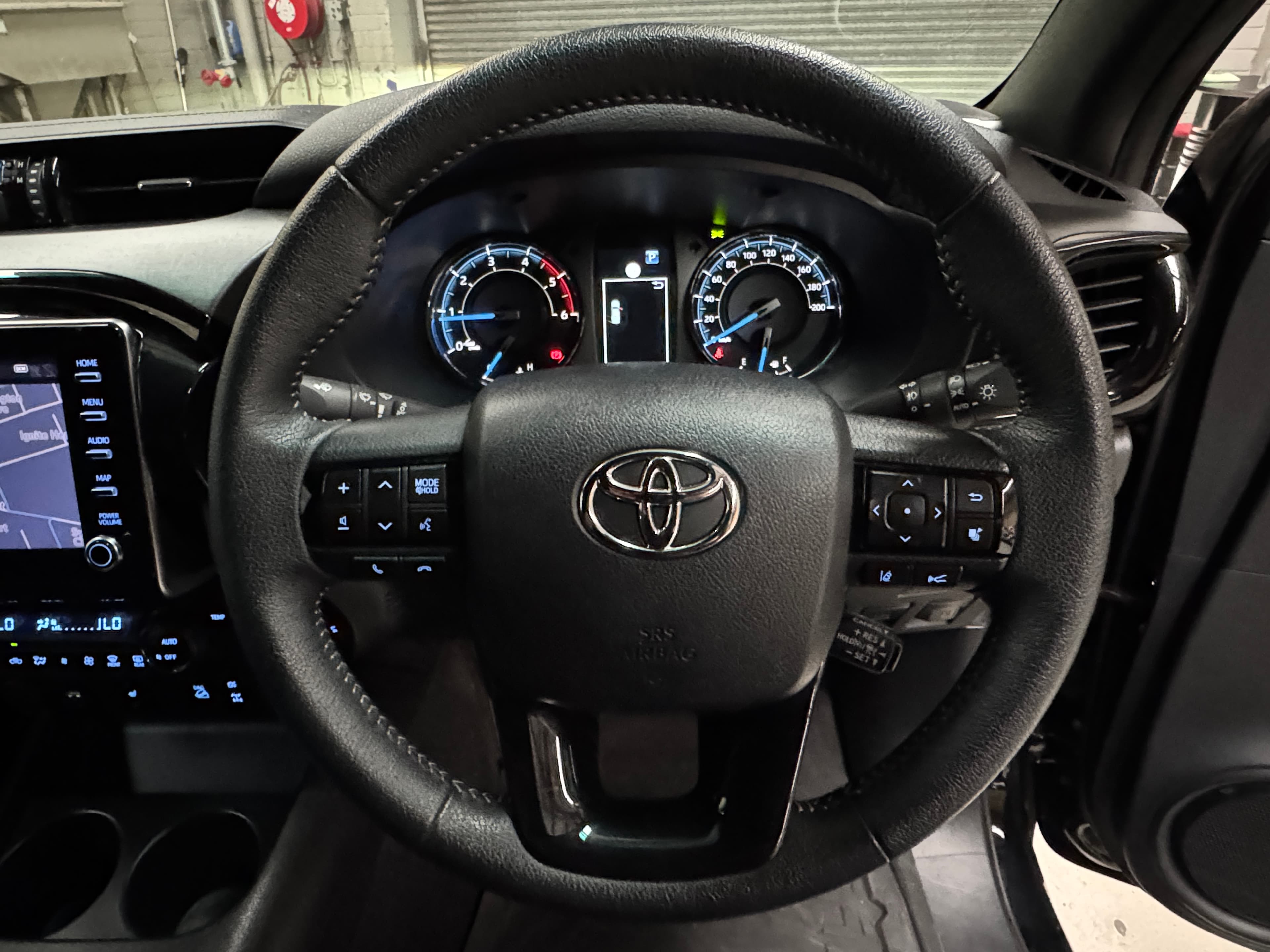 2022 TOYOTA HILUX ROGUE (4x4) GUN126R in BLACK — photo 16