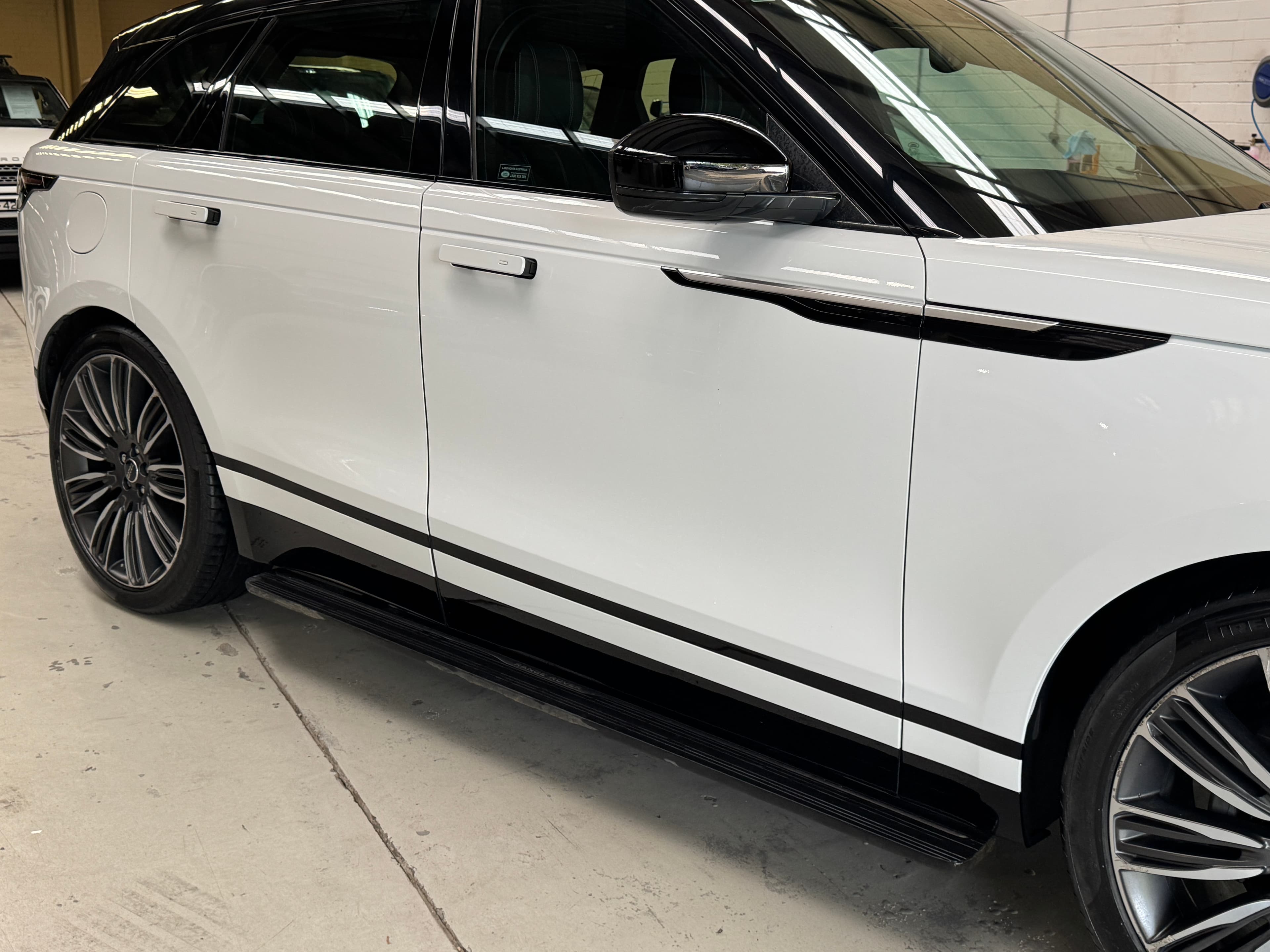 2018 Land Rover Velar D300 S in White — engine bay