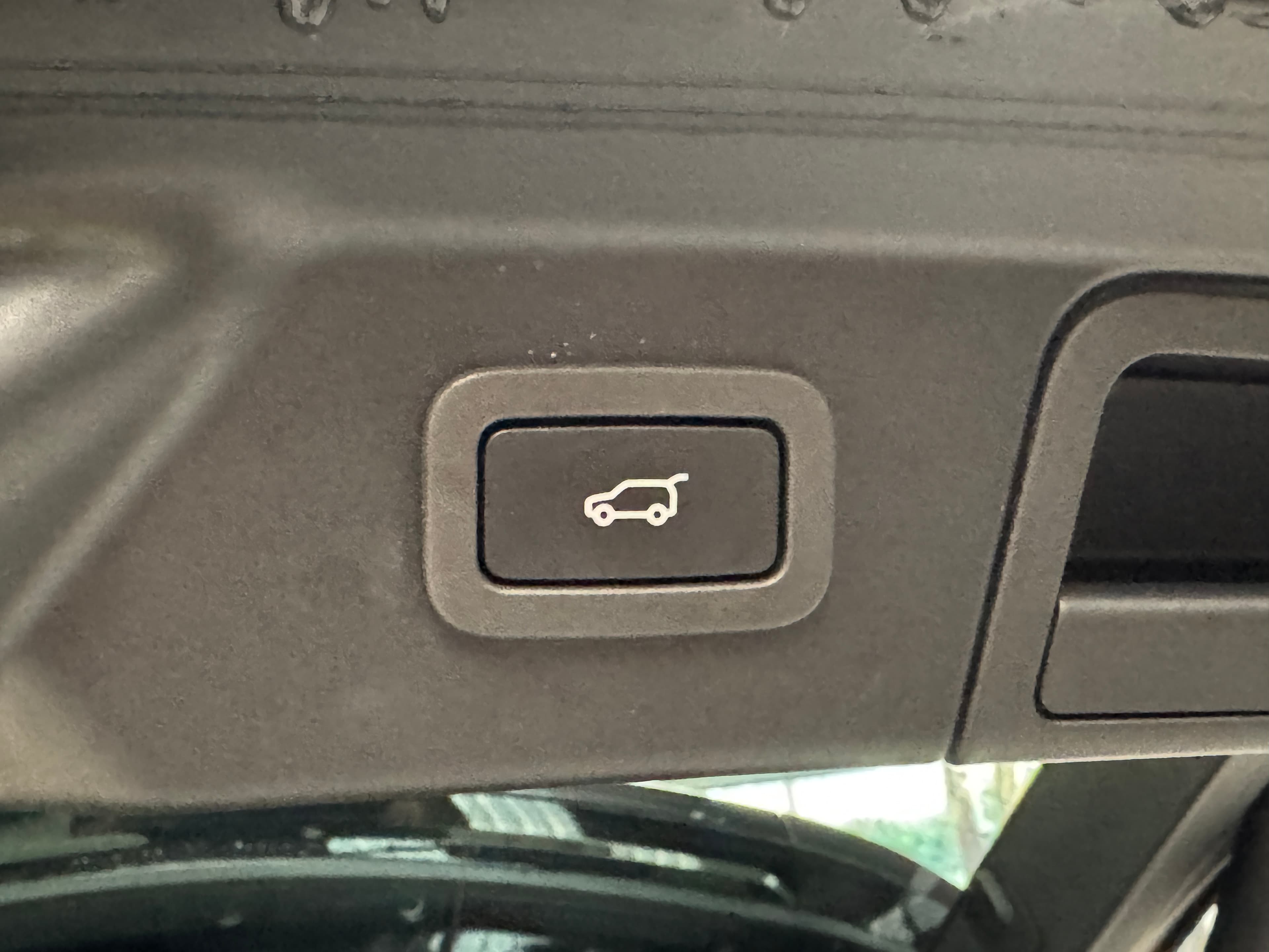 2018 Land Rover Velar D300 S in White — photo 13