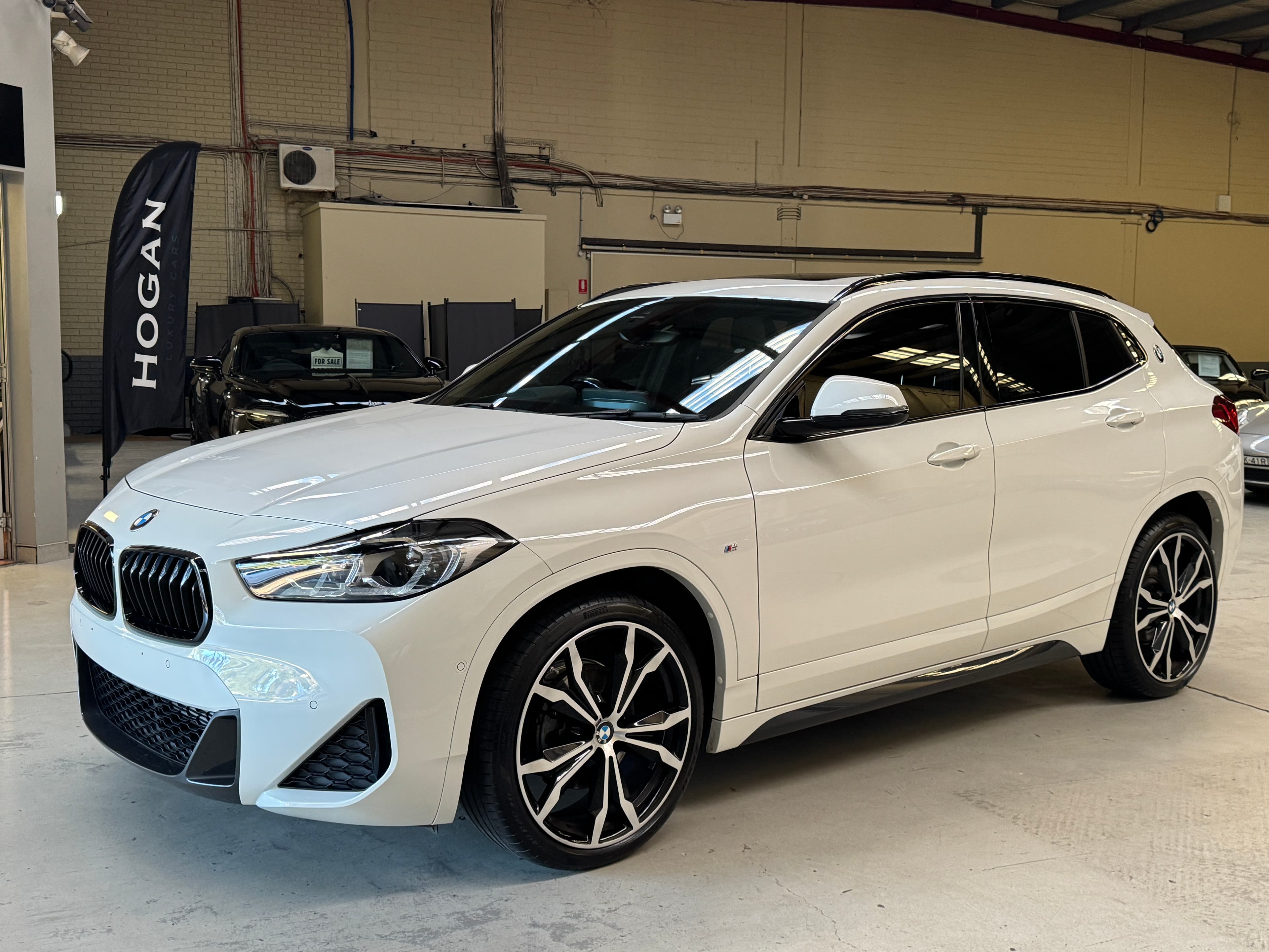 2023 BMW X2 sDrive18i in White — interior
