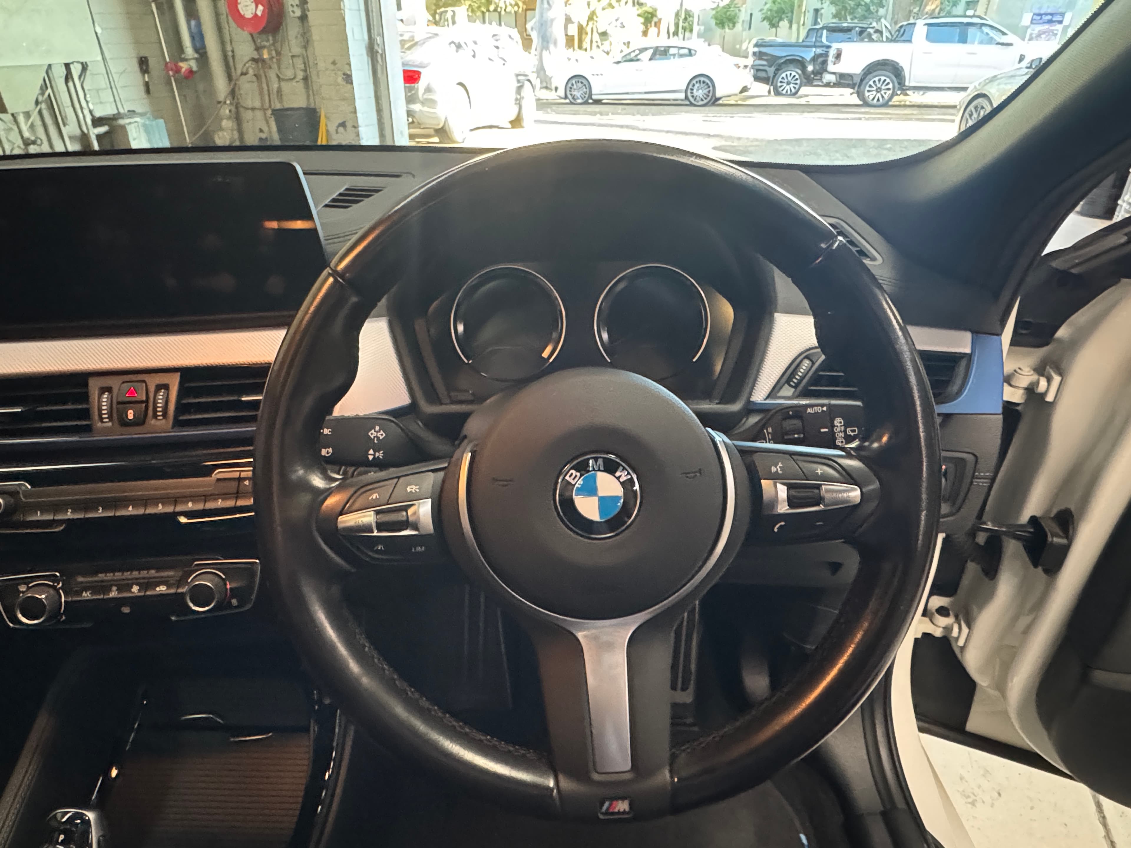 2023 BMW X2 sDrive18i in White — photo 17