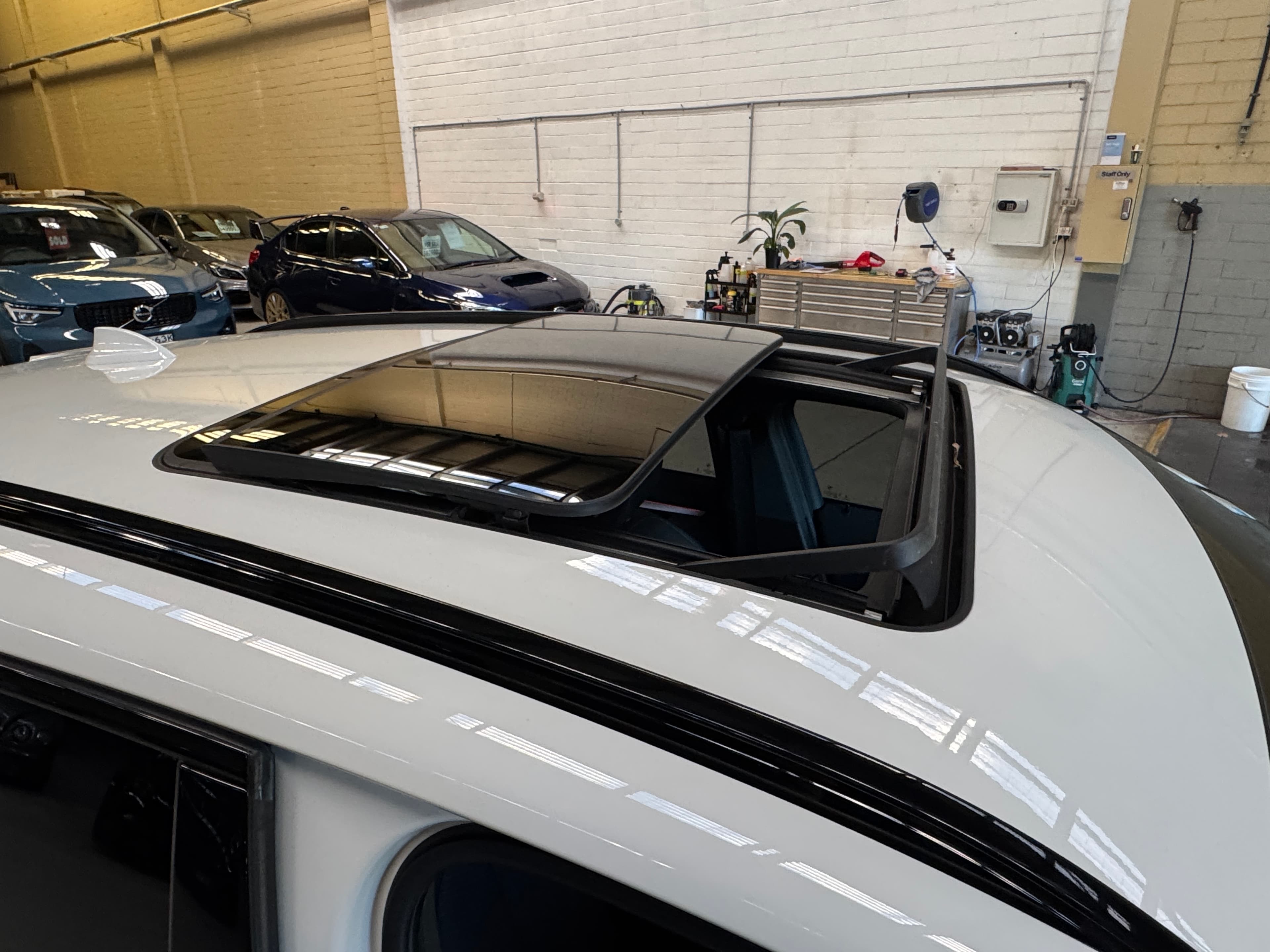 2023 BMW X2 sDrive18i in White — photo 21