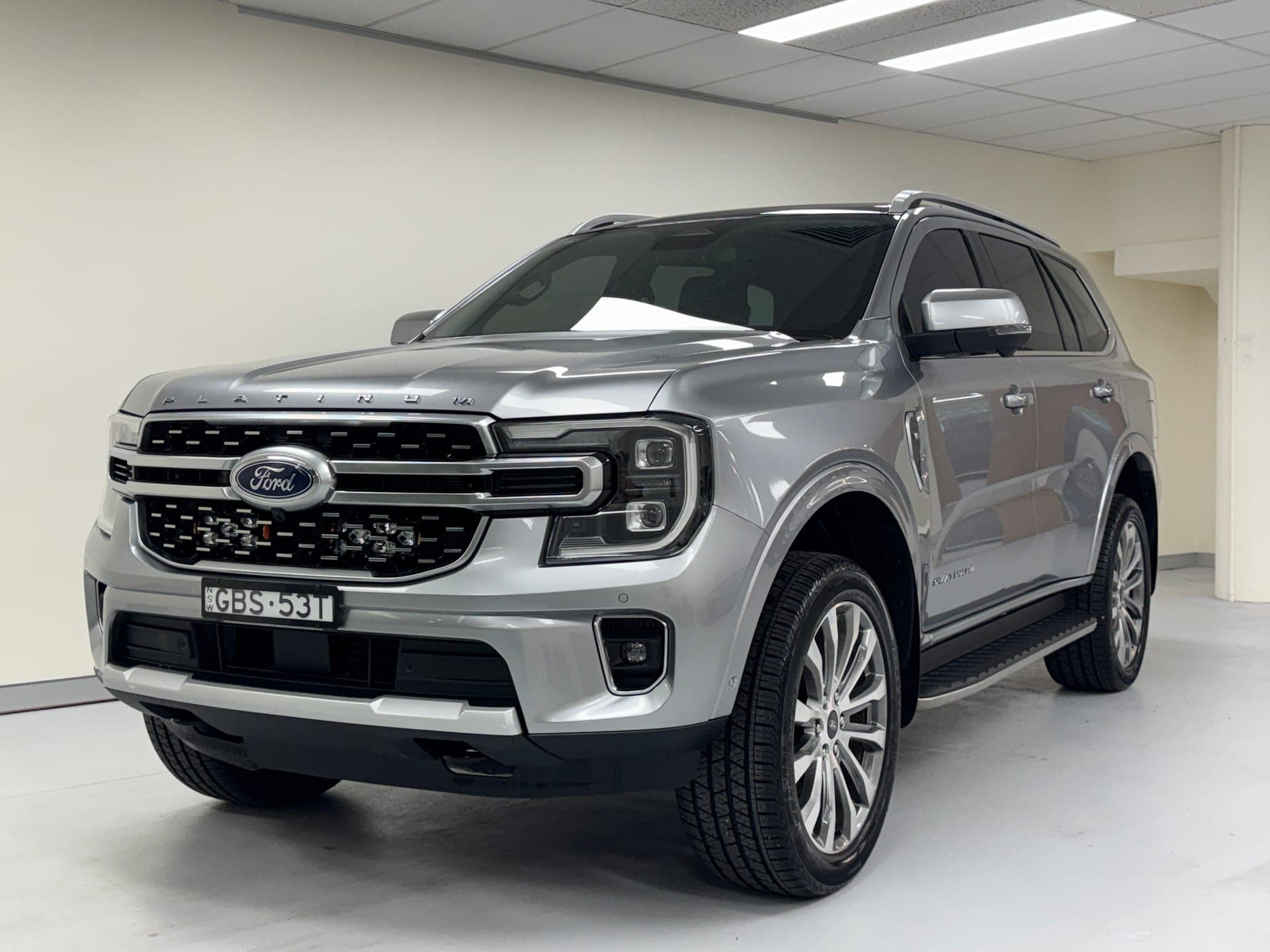 2023 Ford Everest Platinum (4WD) UB MY24 in Silver — exterior side