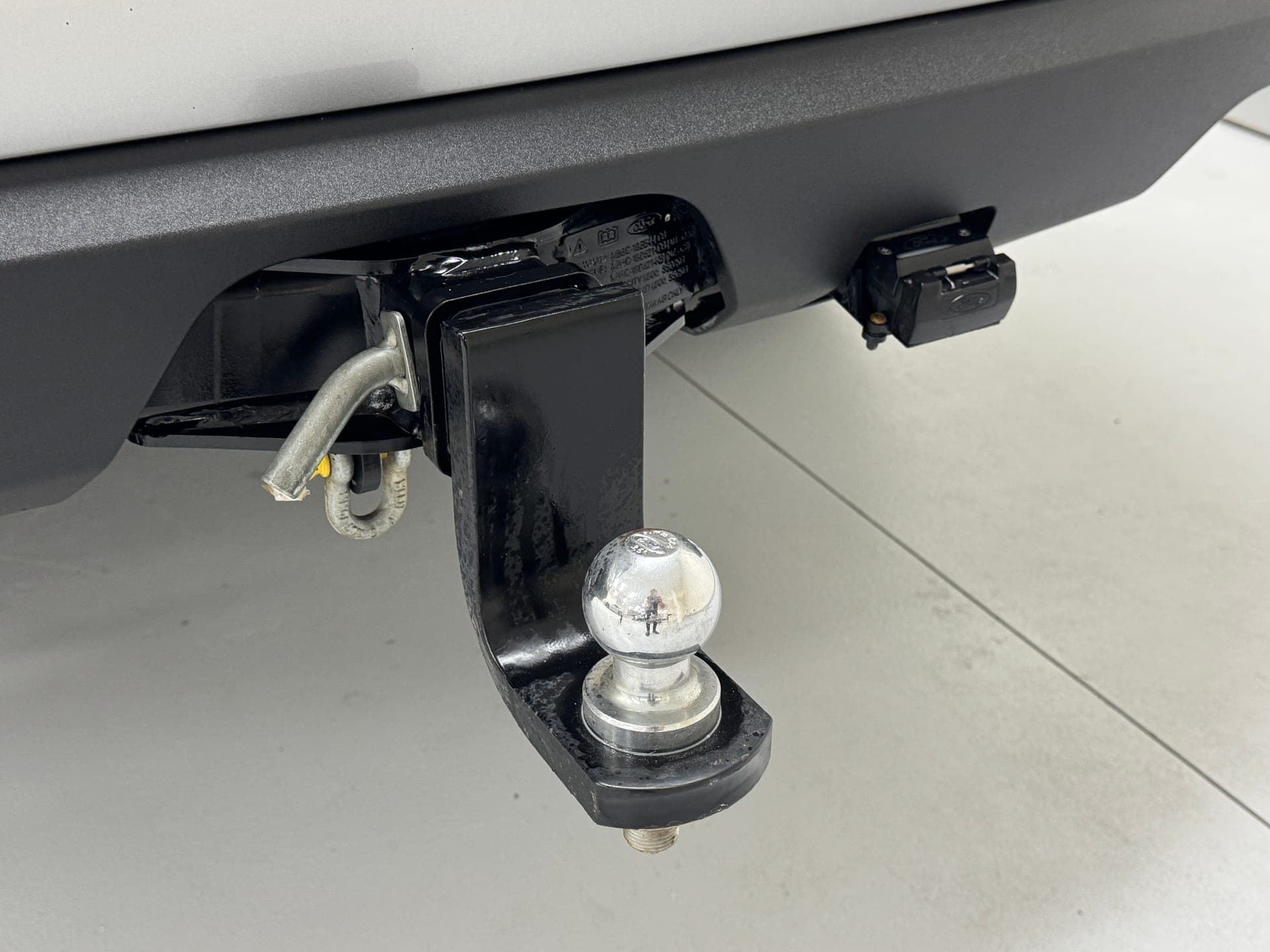 2023 Ford Everest Platinum (4WD) UB MY24 in Silver — boot