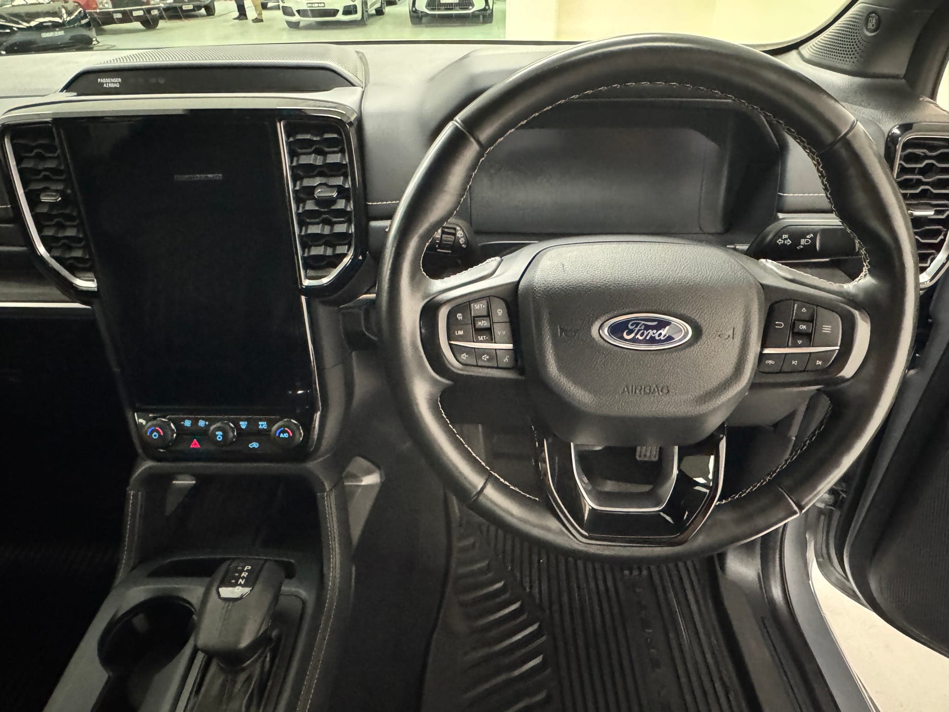 2023 Ford Everest Platinum (4WD) UB MY24 in Silver — photo 15