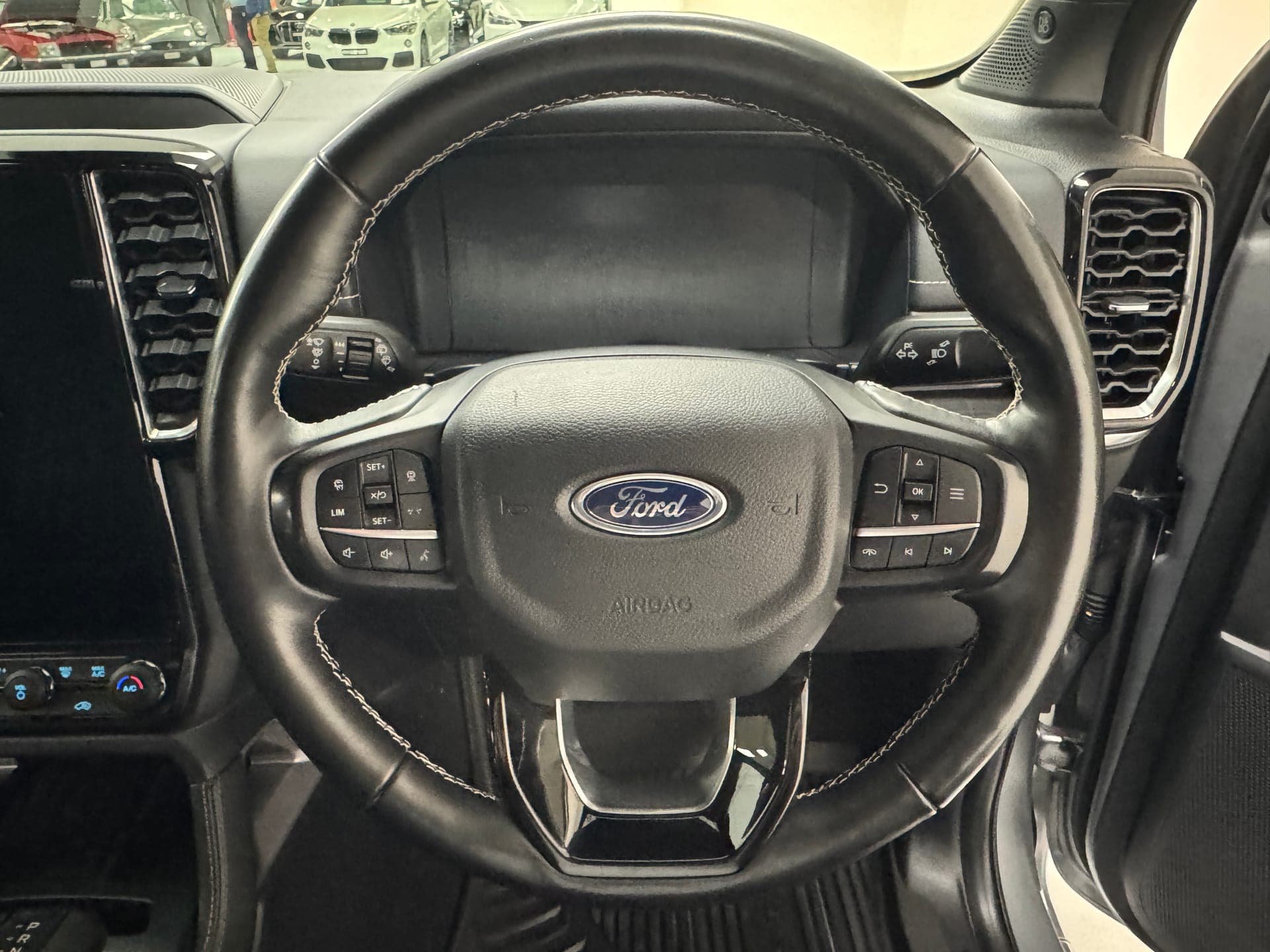 2023 Ford Everest Platinum (4WD) UB MY24 in Silver — photo 16