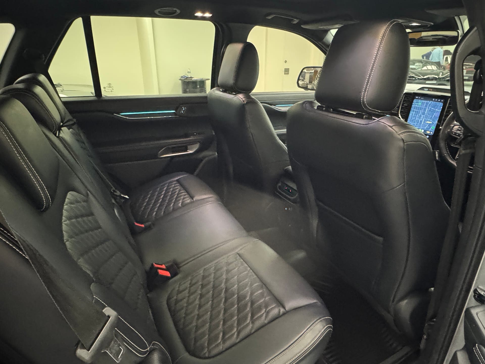 2023 Ford Everest Platinum (4WD) UB MY24 in Silver — photo 19