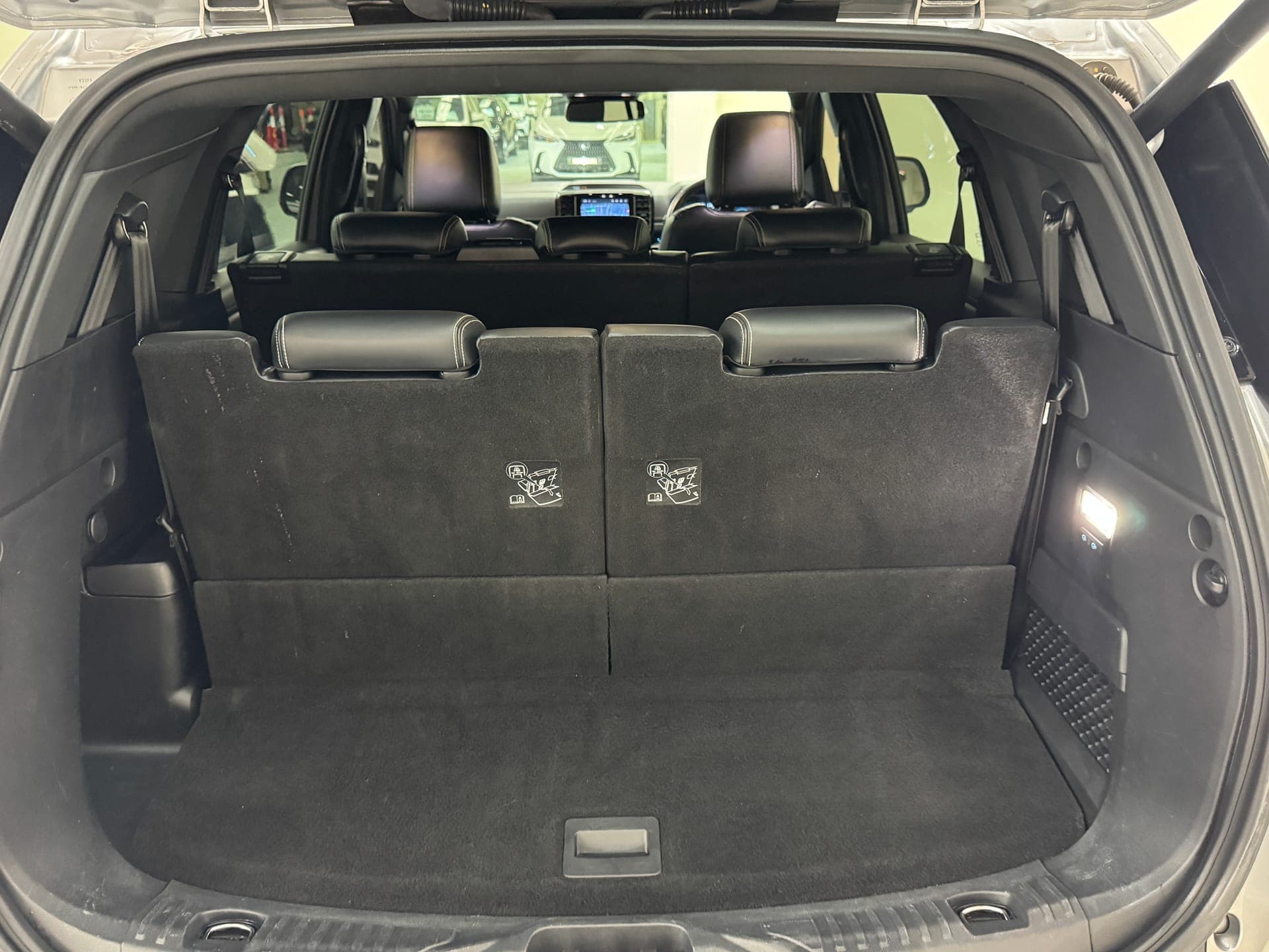 2023 Ford Everest Platinum (4WD) UB MY24 in Silver — photo 22