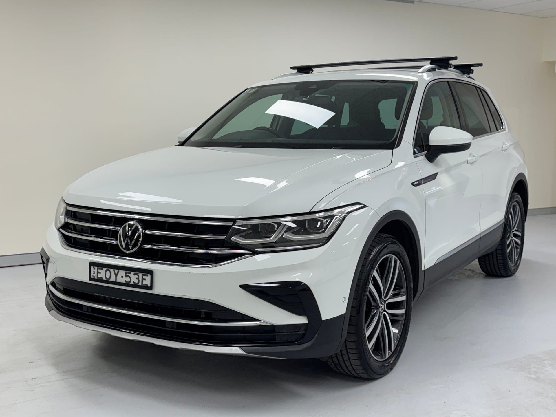 2021 Volkswagen Tiguan 162TSI Elegance in White — exterior side