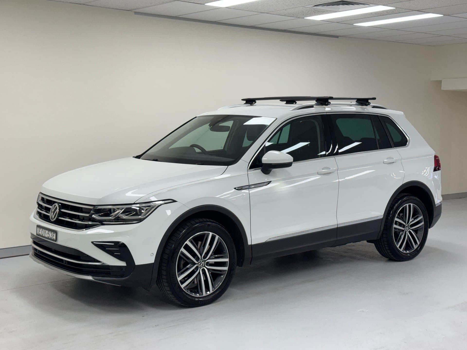 2021 Volkswagen Tiguan 162TSI Elegance in White — infotainment
