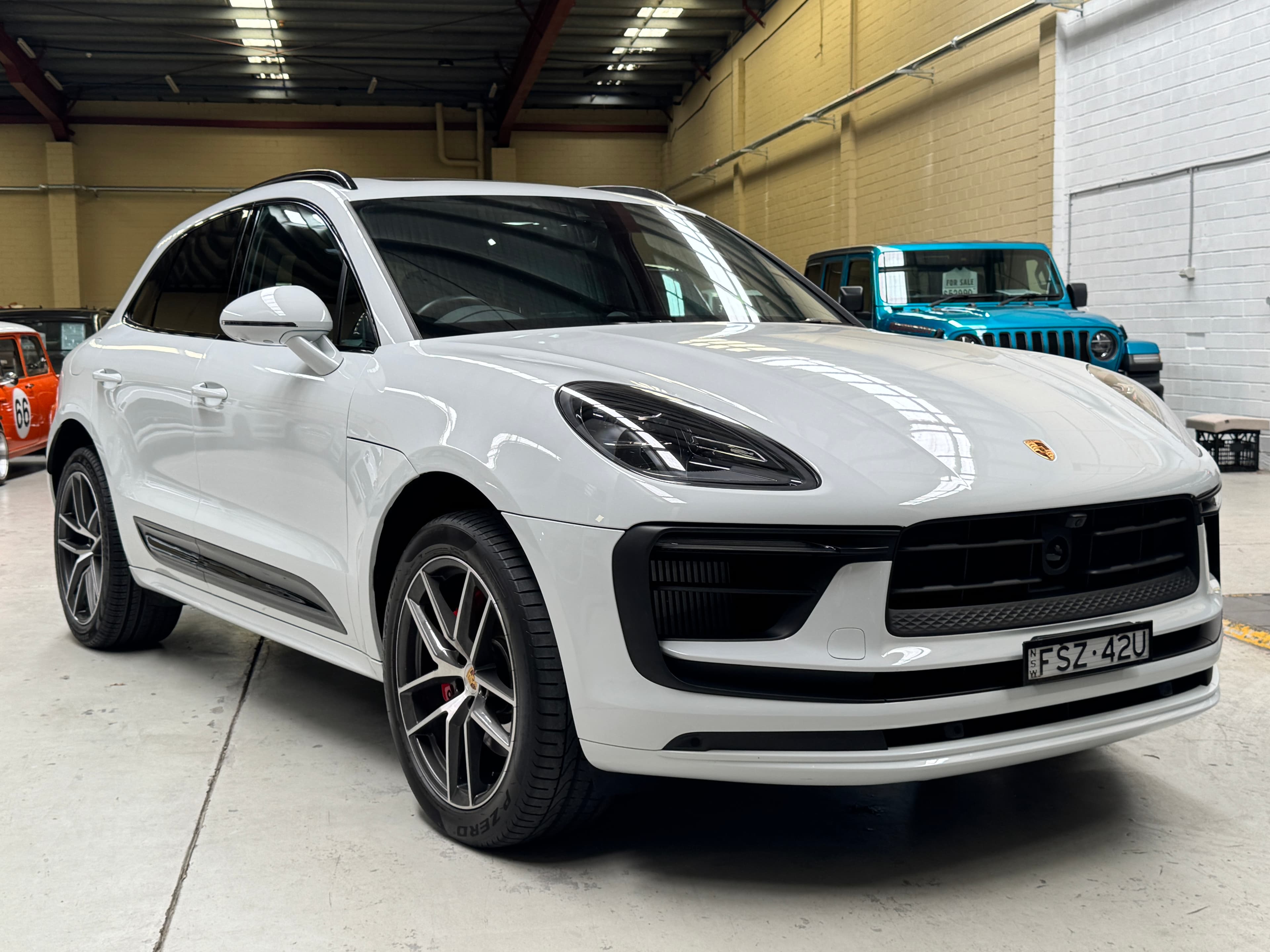 2024 Porsche Macan MACAN S 95B MY24 TWIN TURBO DIR F/INJ 2.9L 7 SP AUTO DUAL CLUTCH in WHITE — exterior rear