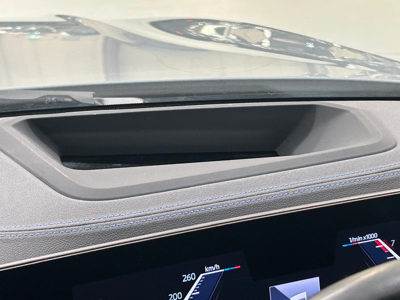 2023 BMW 3 Series 330i M Sport G20 LCI in Grayon — photo 17