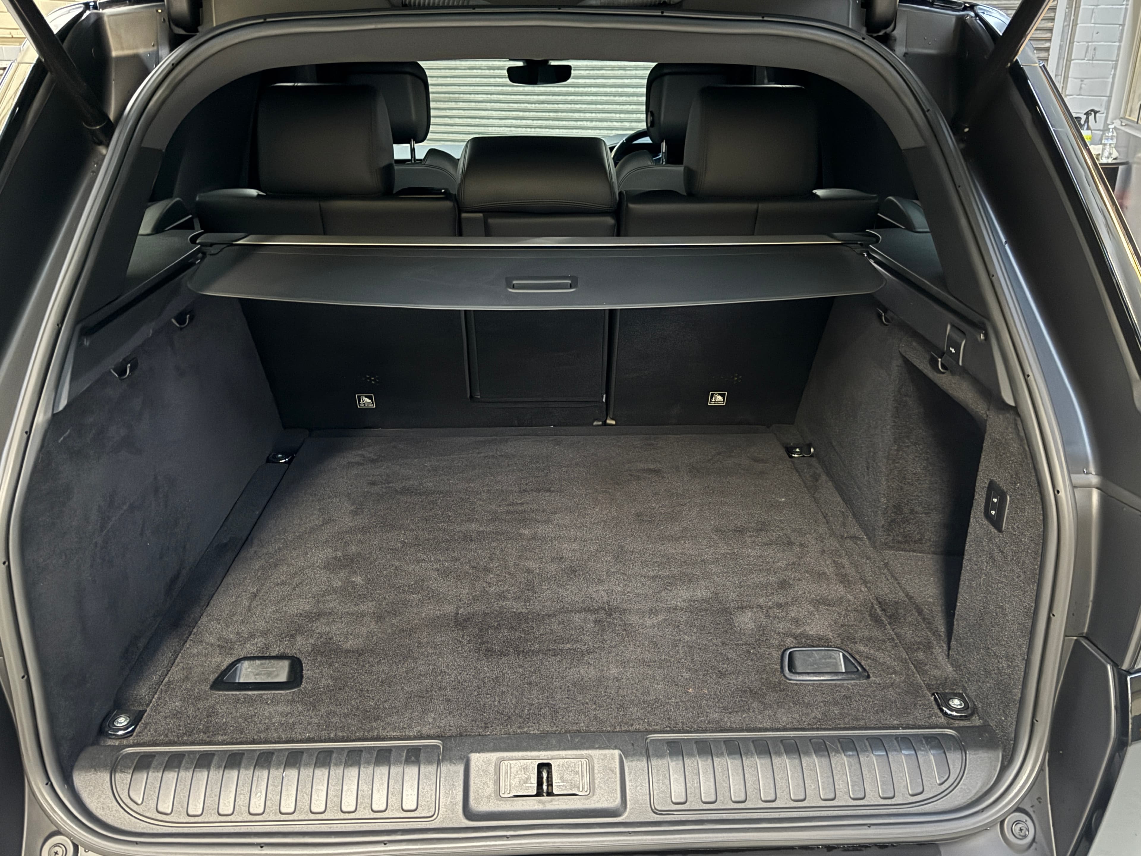 2022 Land Rover Range Rover Sport D250 SE in Black — rear seats