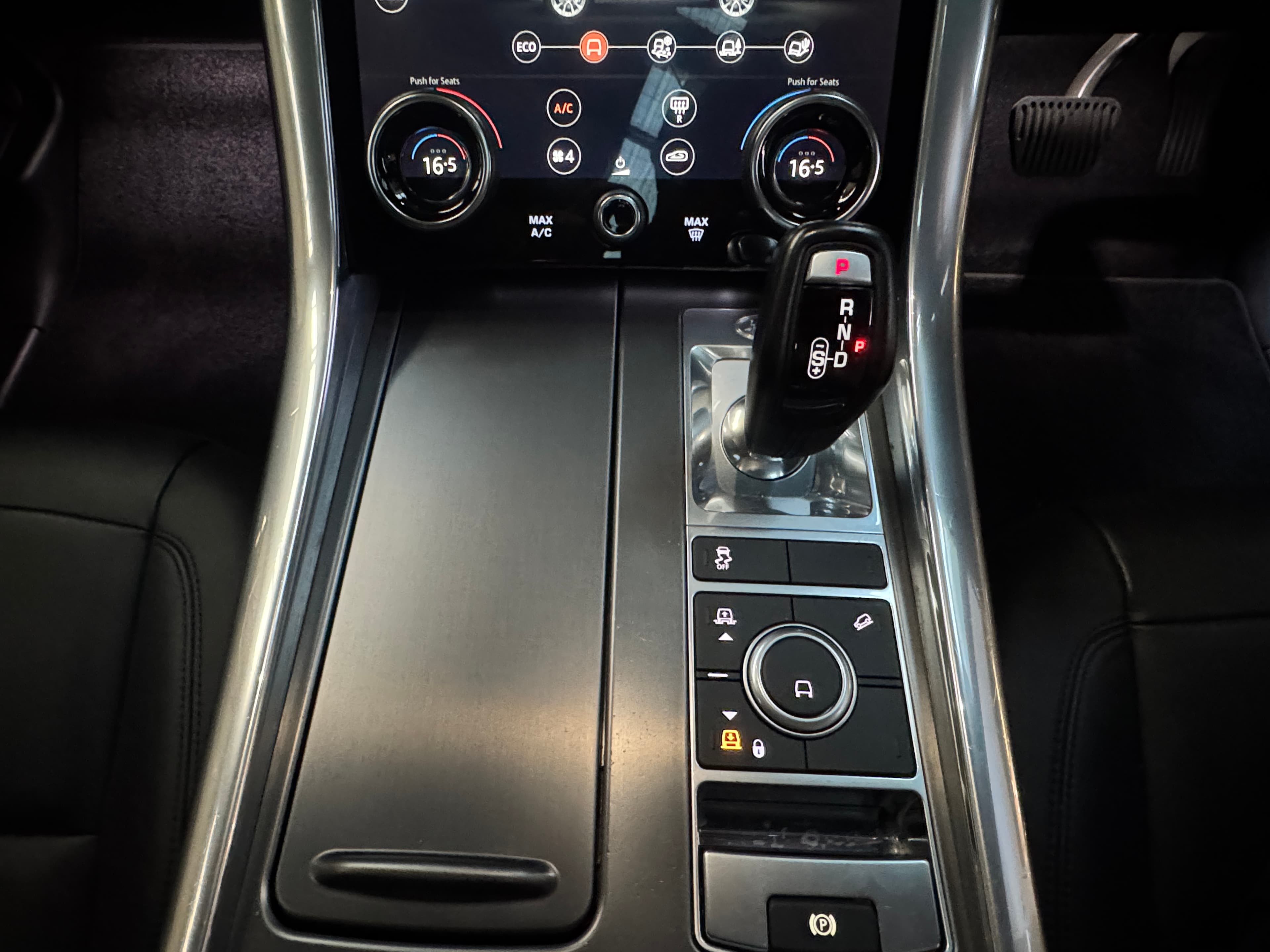 2022 Land Rover Range Rover Sport D250 SE in Black — photo 17
